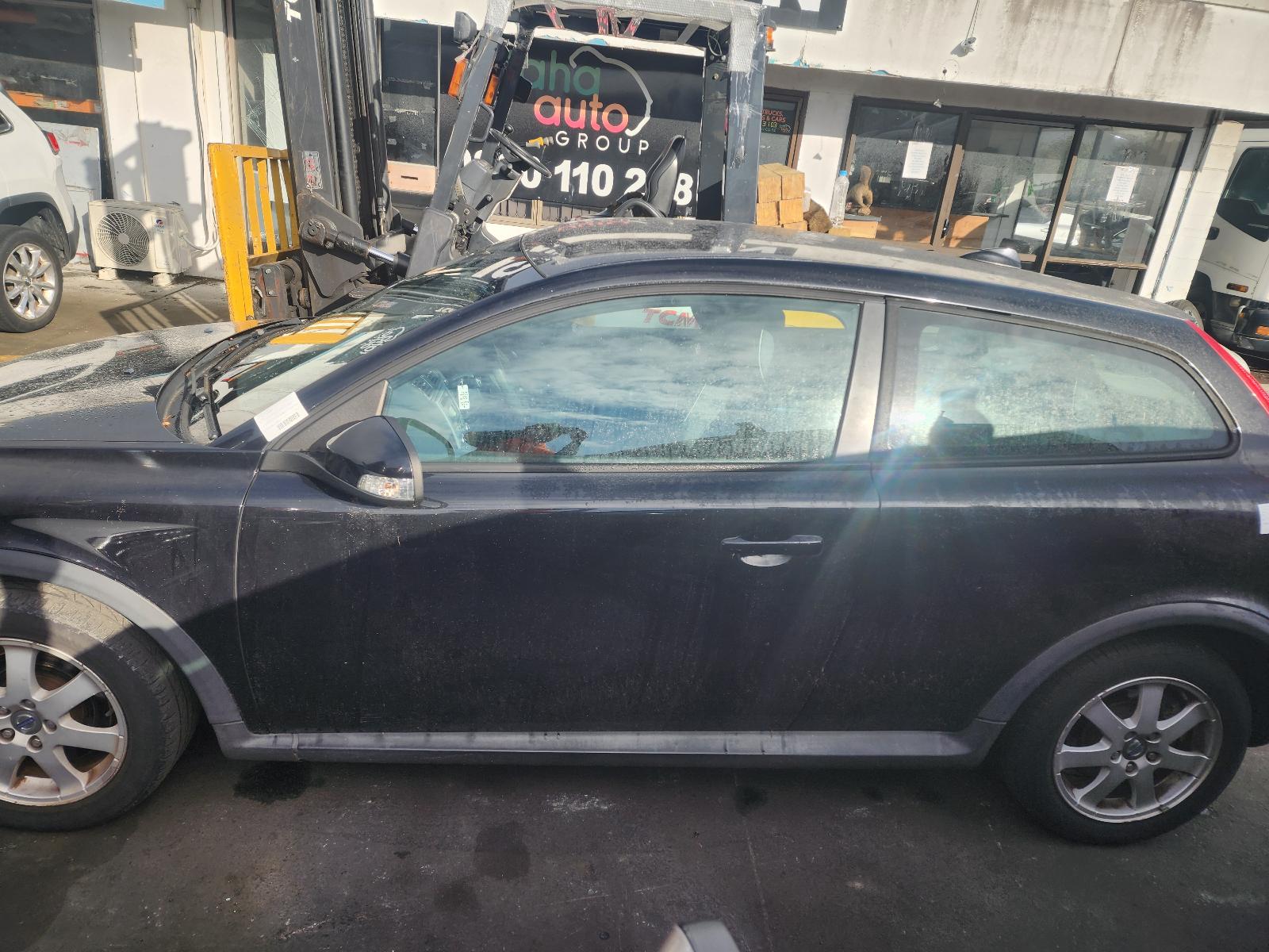 View Auto part Fuel Tank Volvo C30 2010