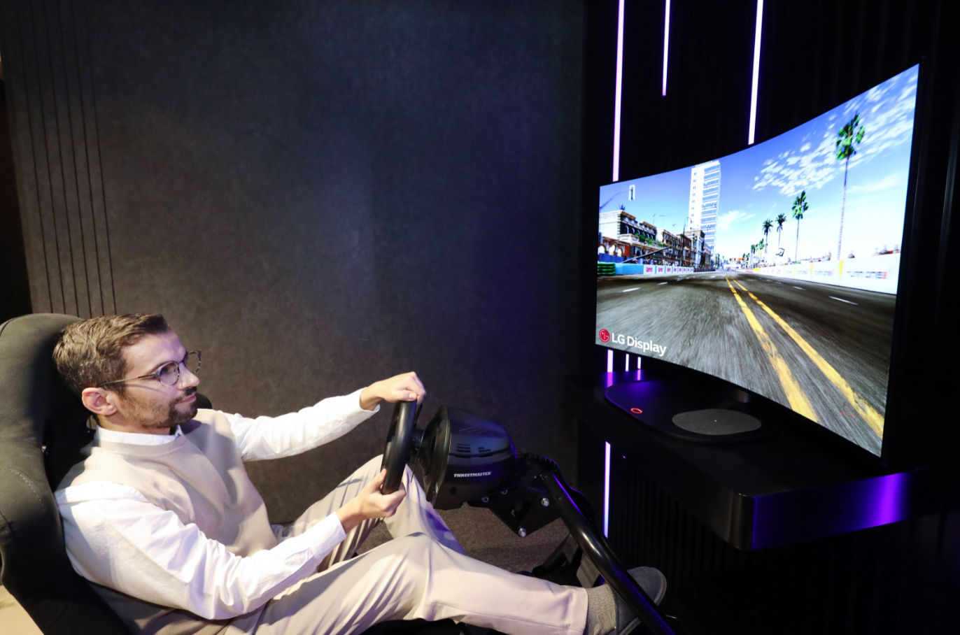 LG just announced the world's first 48inch bendable OLED display, flat