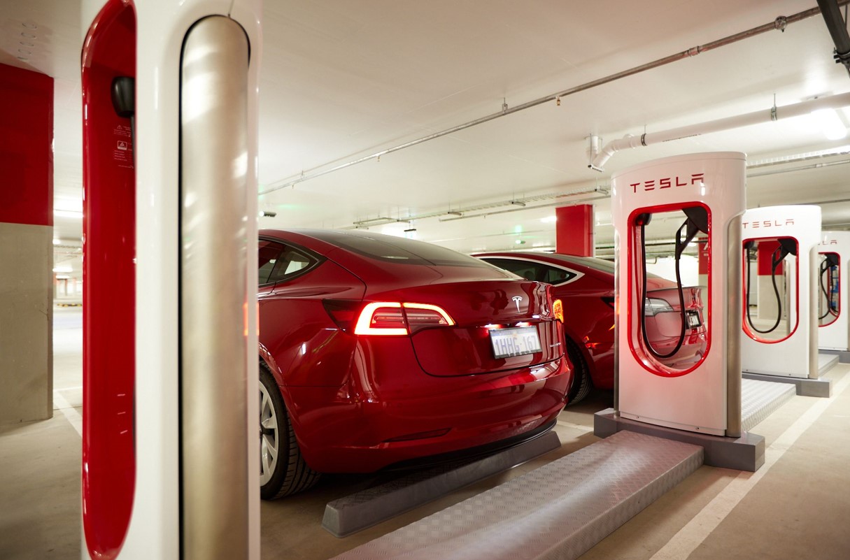 Perth gets its first Tesla Supercharger and it’s a 6bay, V3 offering