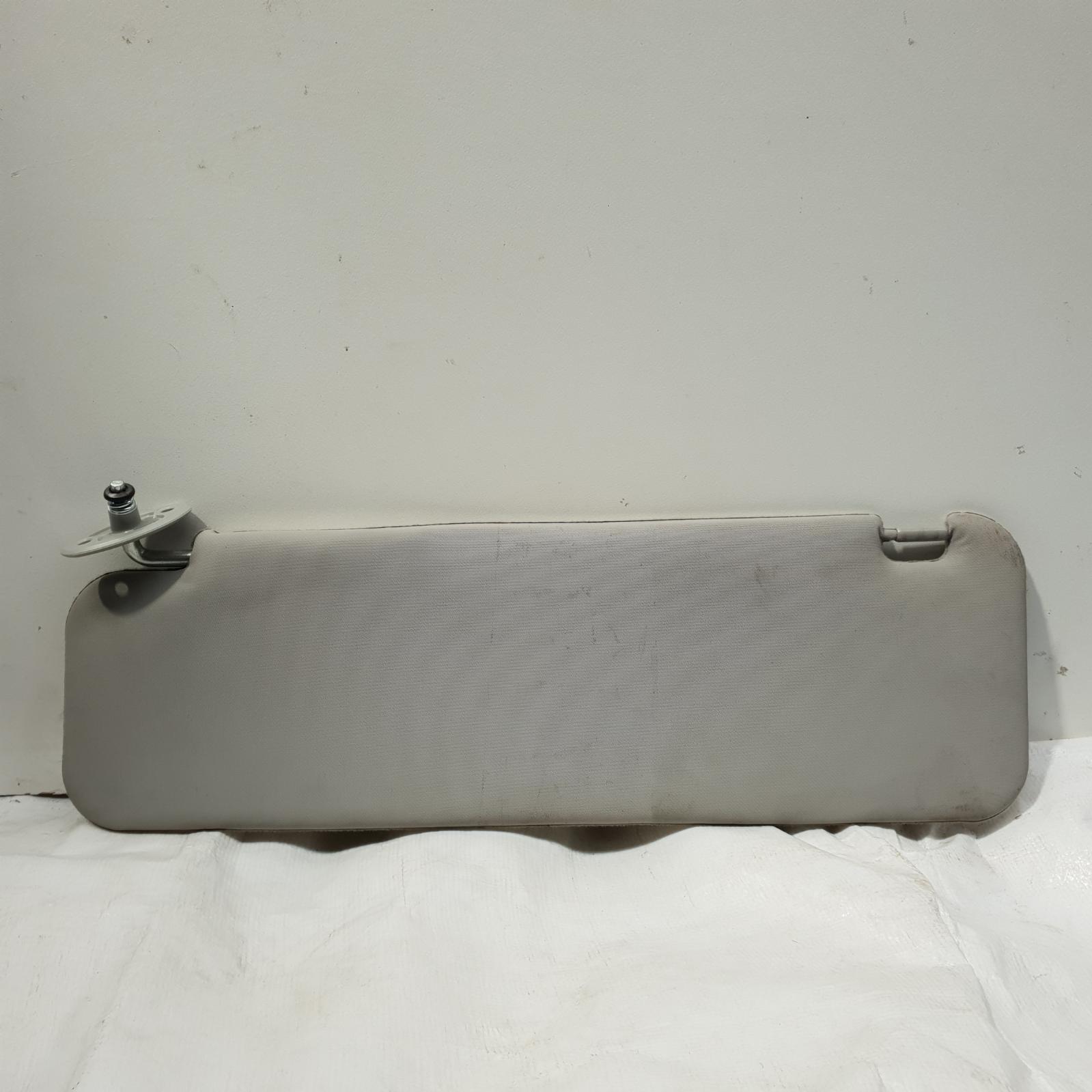 View Auto part Sunvisor Toyota Hiace 2016