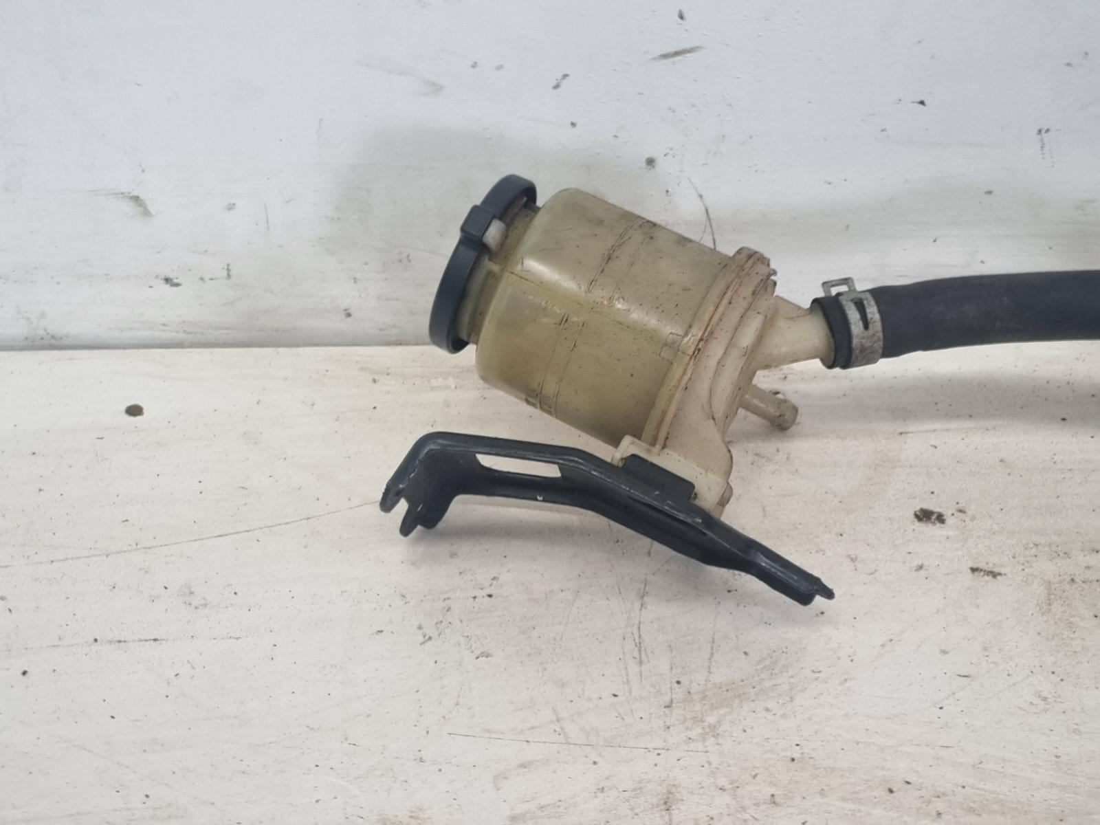 View Auto part P/S Reservoir Toyota Hilux 2007