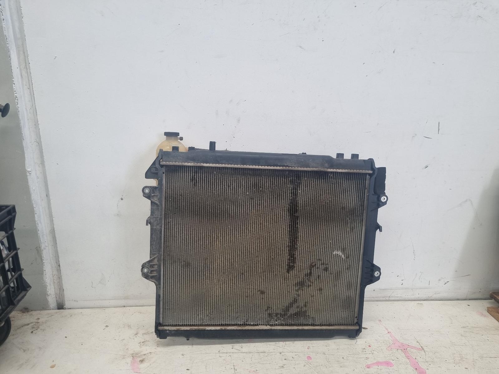 View Auto part Radiator Toyota Hilux 2007