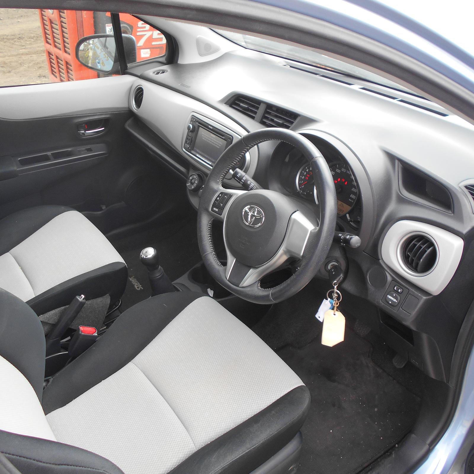 View Auto part Alternator Toyota Yaris 2011