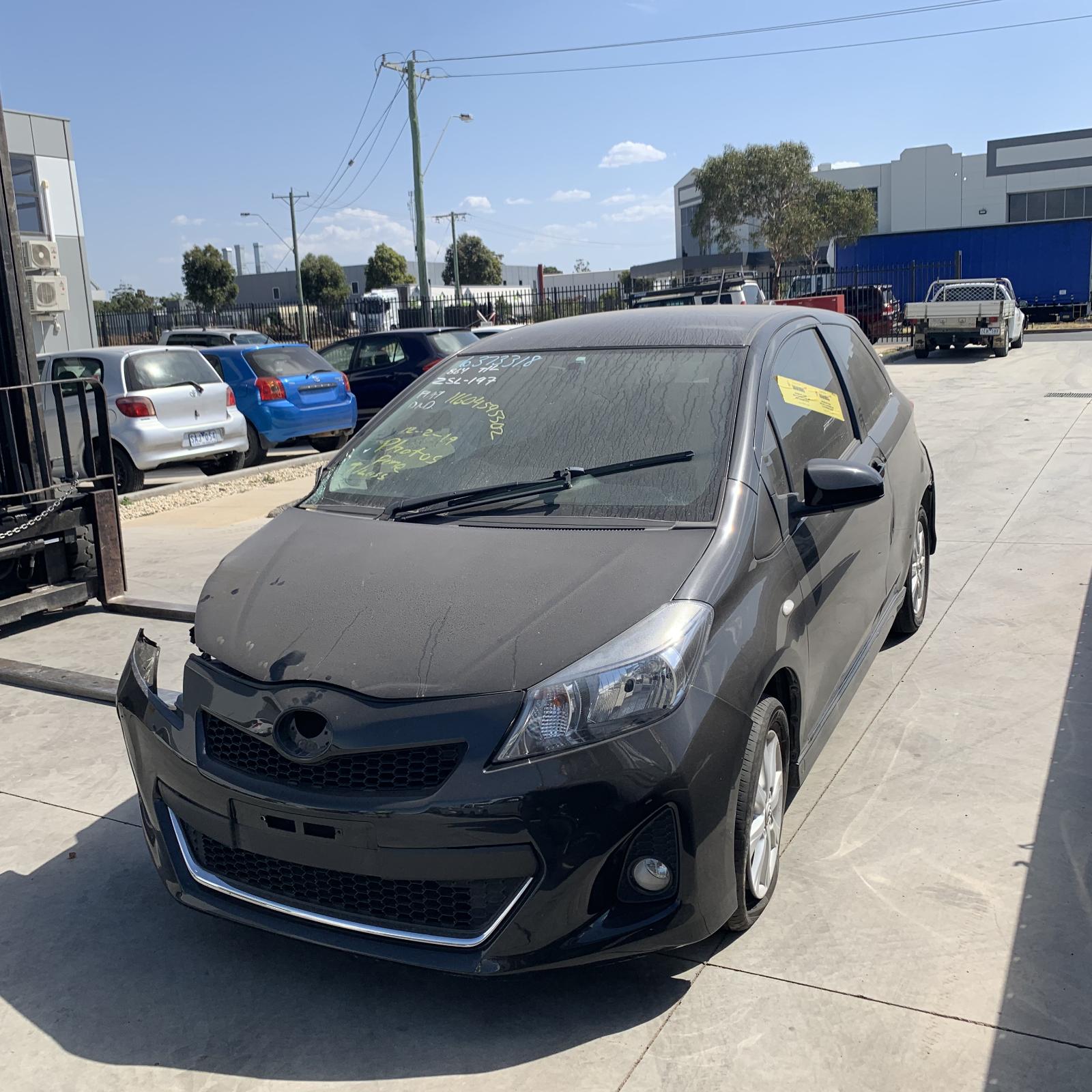 View Auto part Radio/Cd/Dvd/Sat/Tv Toyota Yaris 2012