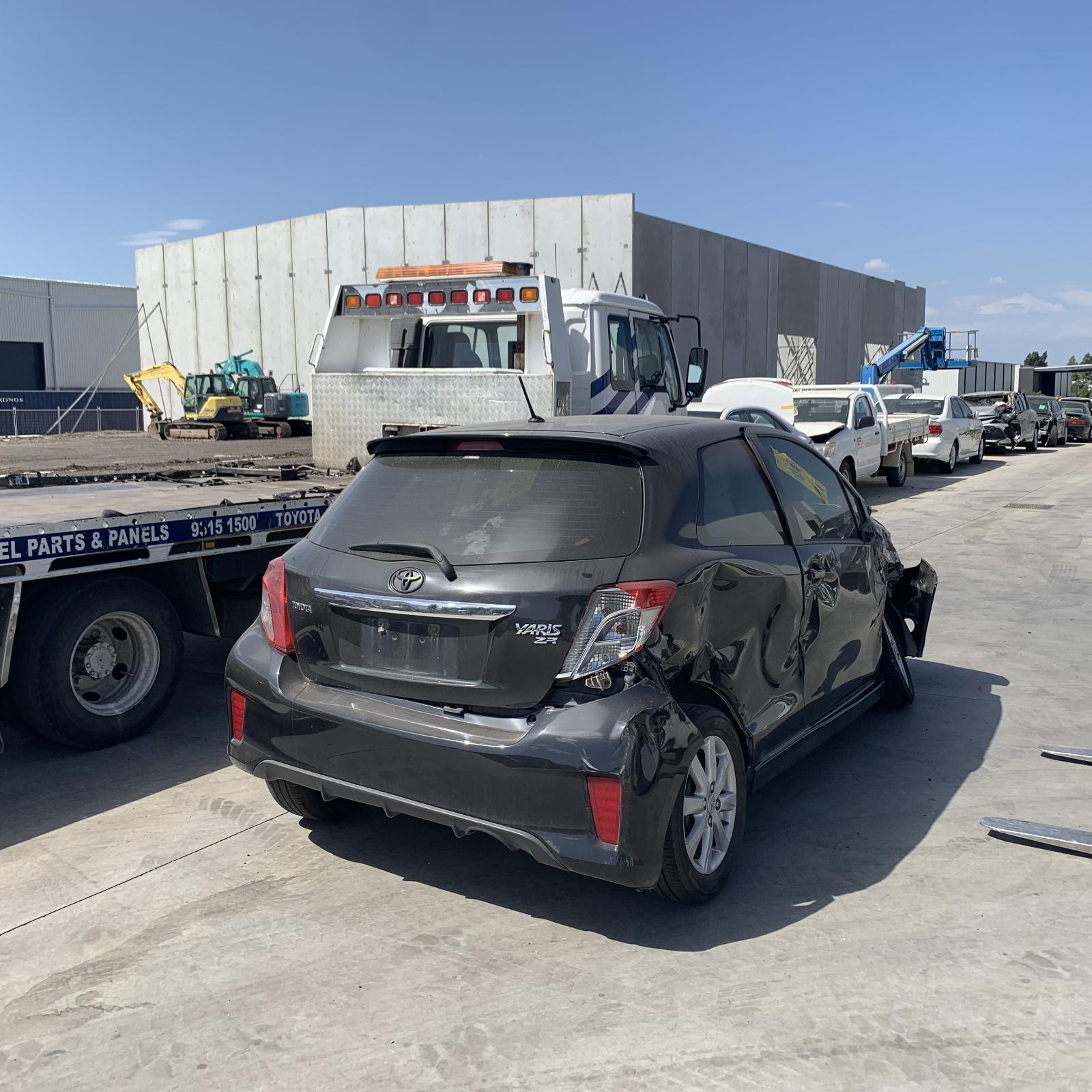 View Auto part Radio/Cd/Dvd/Sat/Tv Toyota Yaris 2012