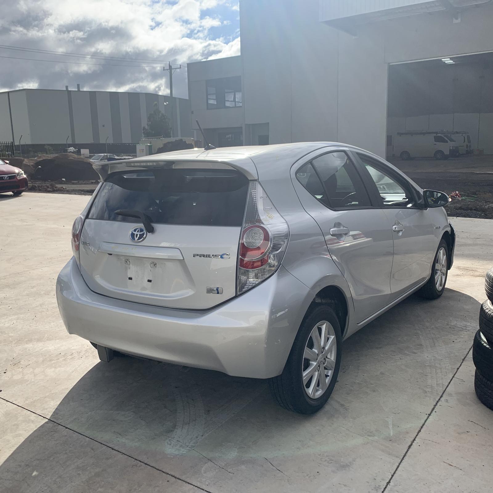 View Auto part Seatbelt/Stalk Toyota Prius 2014