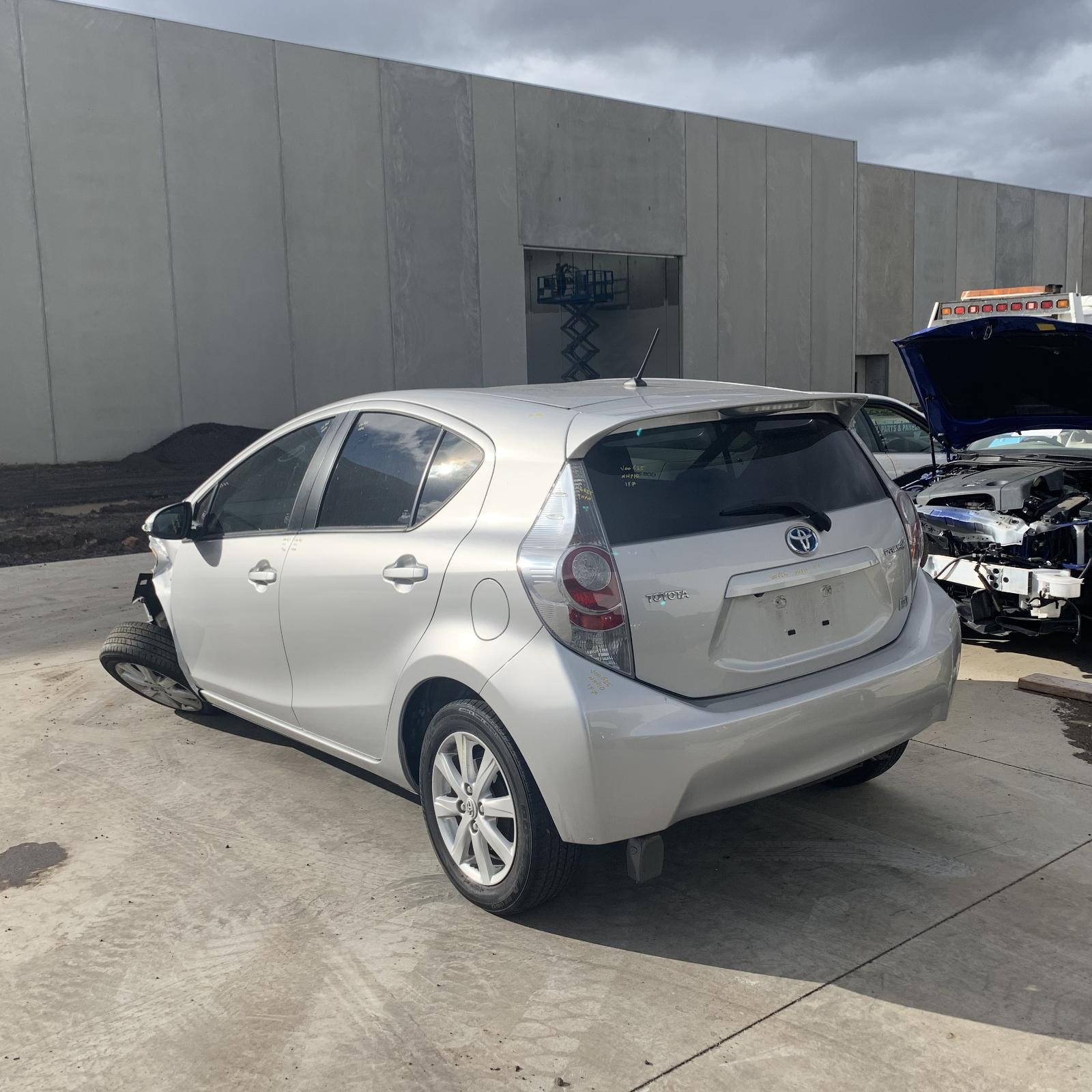 View Auto part Seatbelt/Stalk Toyota Prius 2014