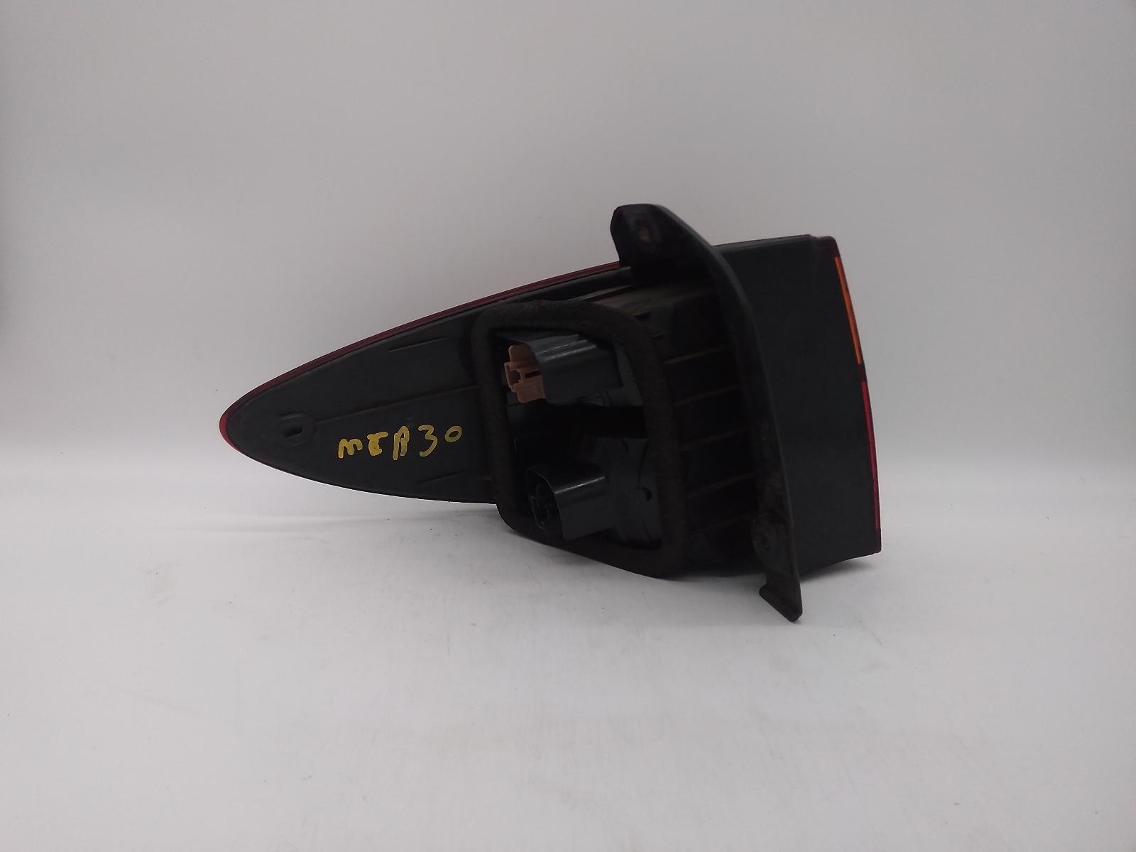 View Auto part Right Taillight Toyota Estima 2001