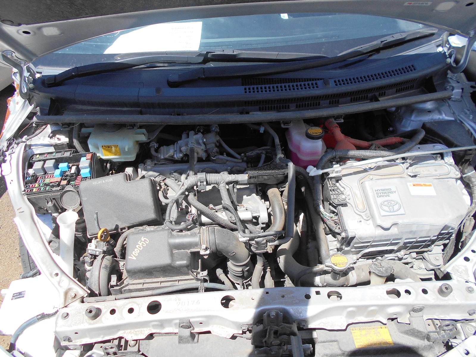 View Auto part Engine Toyota Prius 2013