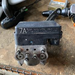 View Auto part Abs Pump/Modulator Toyota Yaris 2006