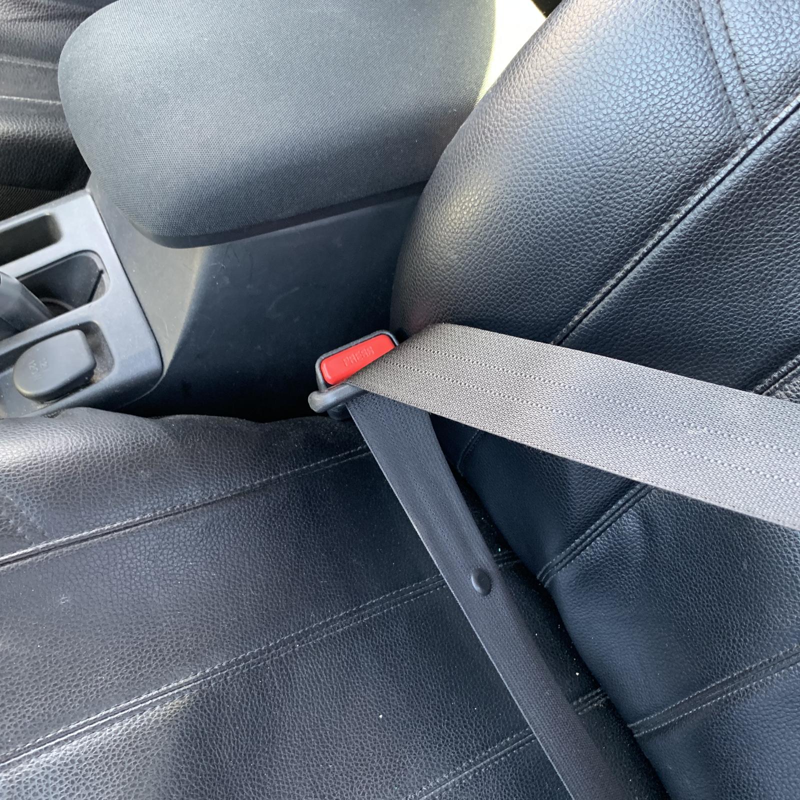 View Auto part Seatbelt/Stalk Toyota Corolla 2011