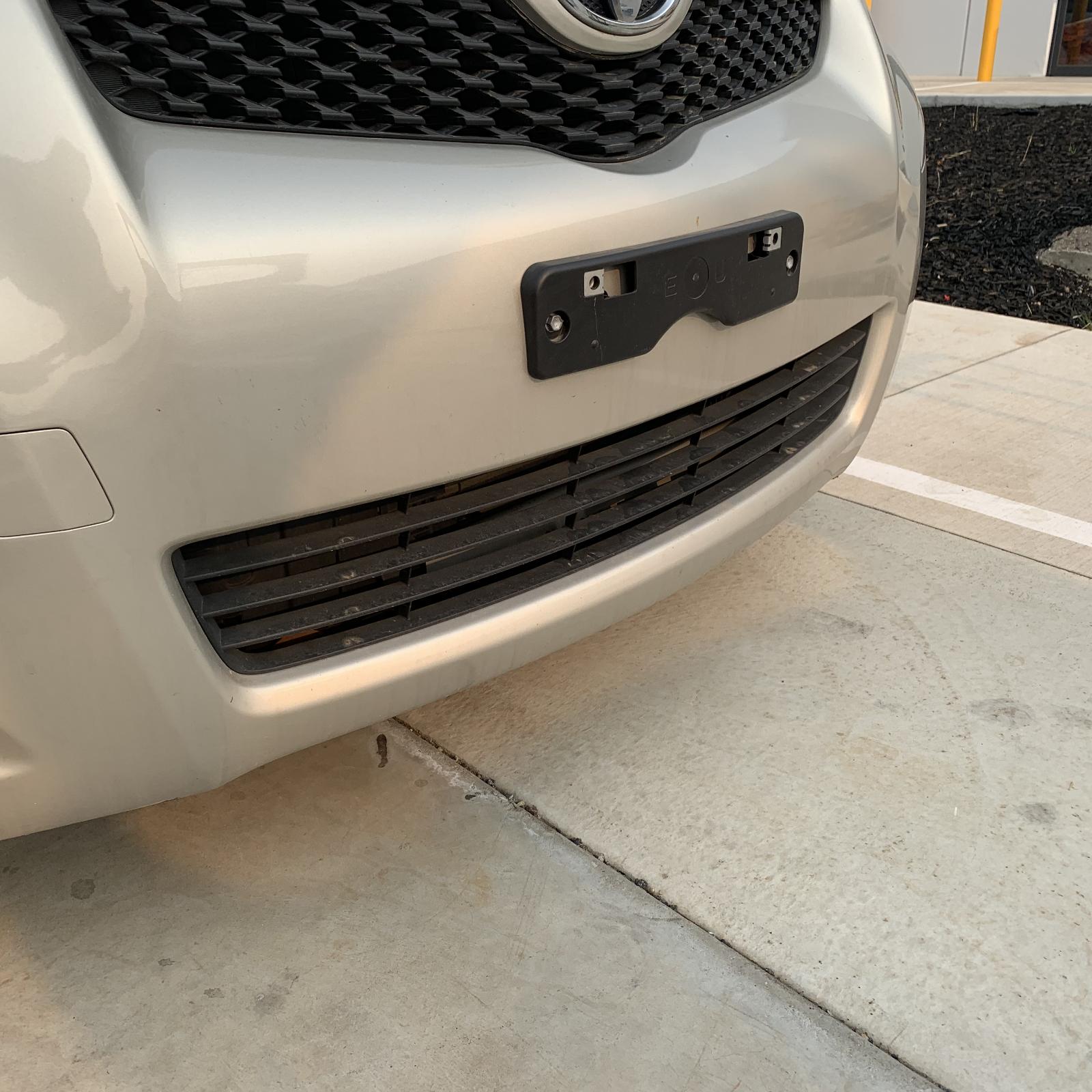 View Auto part Grille Toyota Yaris 2009