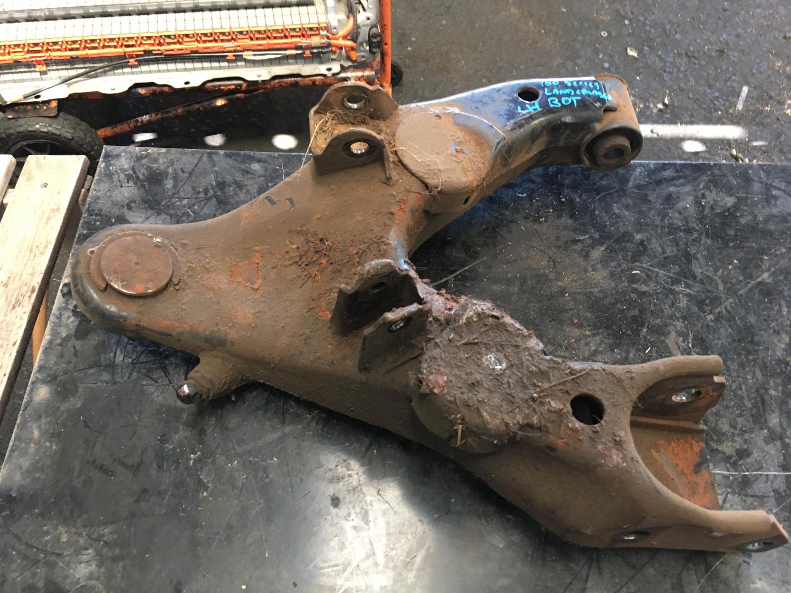 View Auto part Left Front Lower Control Arm Toyota Landcruiser 2002