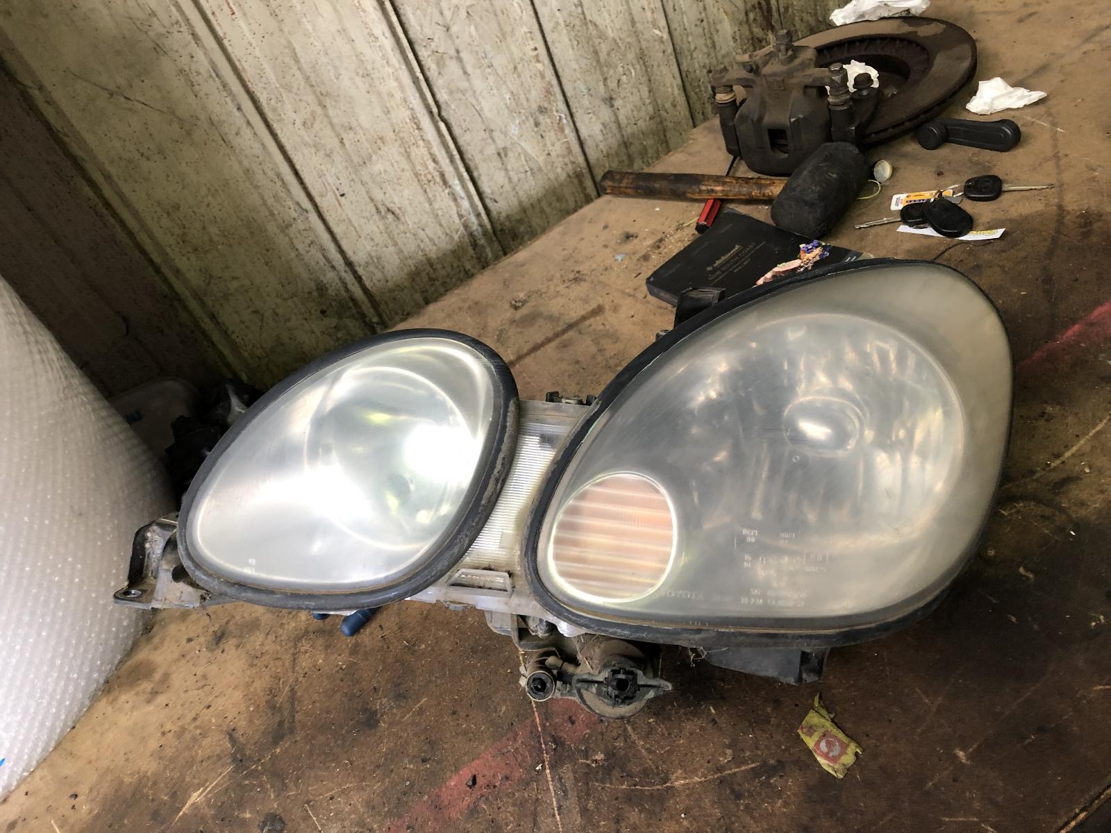 View Auto part Left Headlamp Lexus Gs 1999