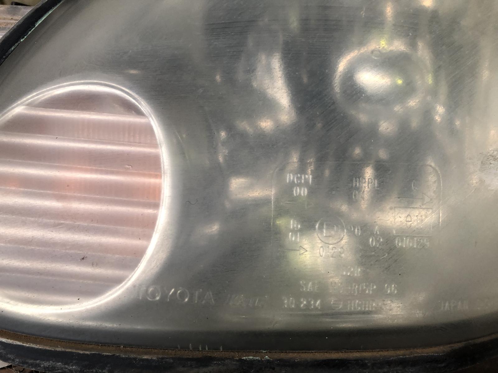 View Auto part Left Headlamp Lexus Gs 1999