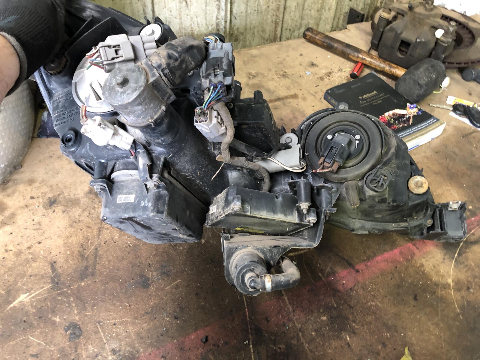 View Auto part Left Headlamp Lexus Gs 1999