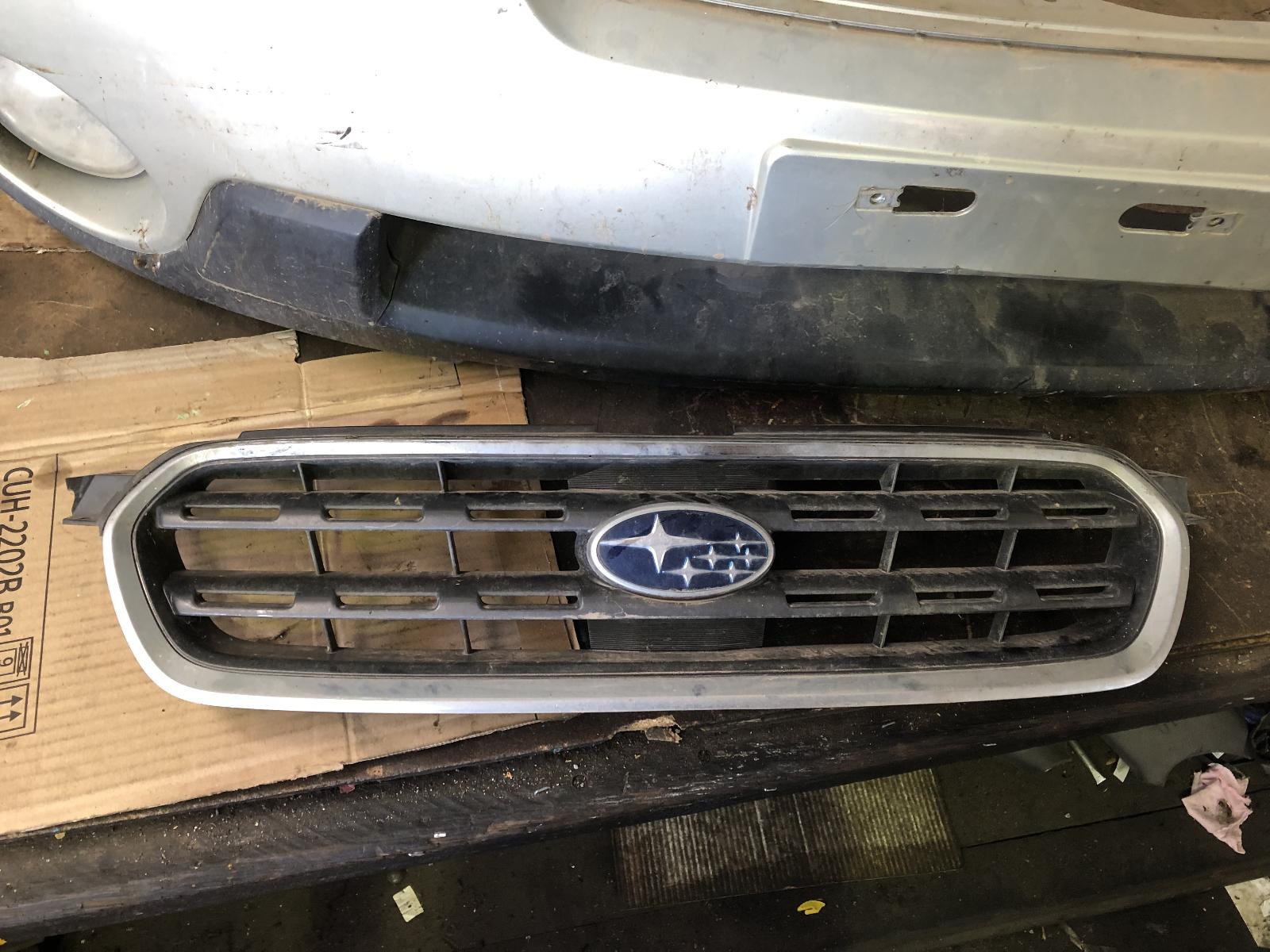 View Auto part Grille Subaru Outback 2004