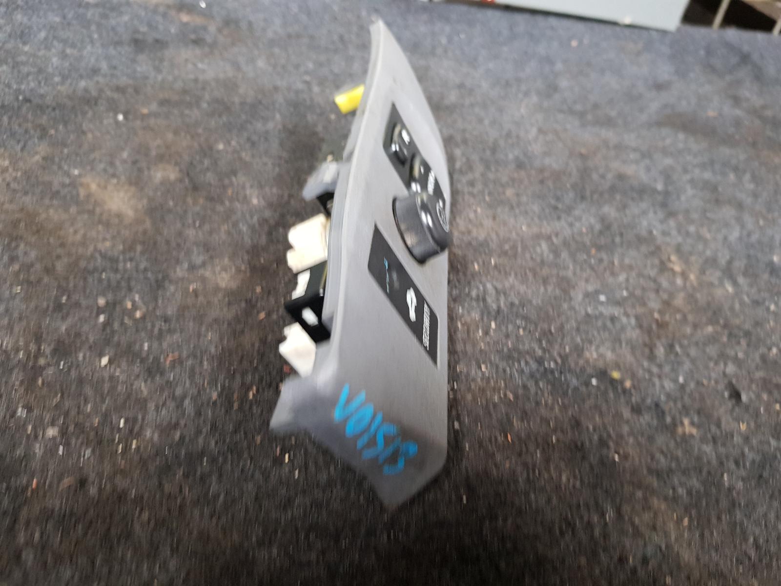 View Auto part Misc Switch/Relay Toyota Rav4 2001