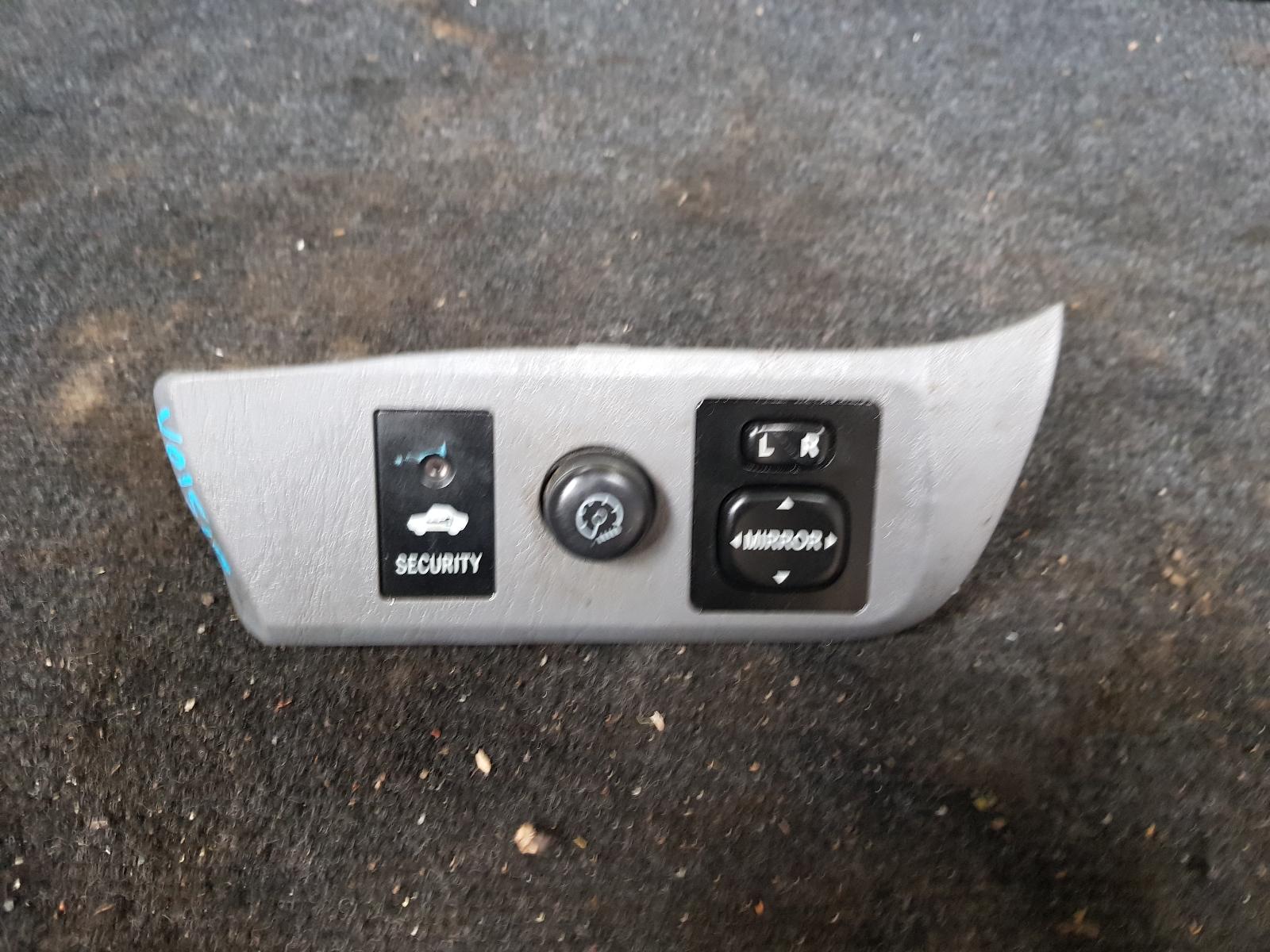 View Auto part Misc Switch/Relay Toyota Rav4 2001