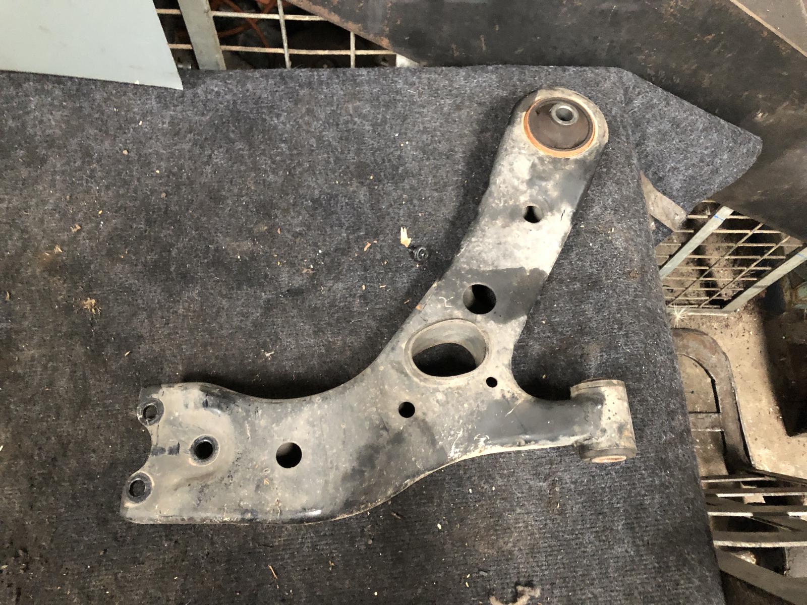 View Auto part Right Front Lower Control Arm Toyota Rav4 2008