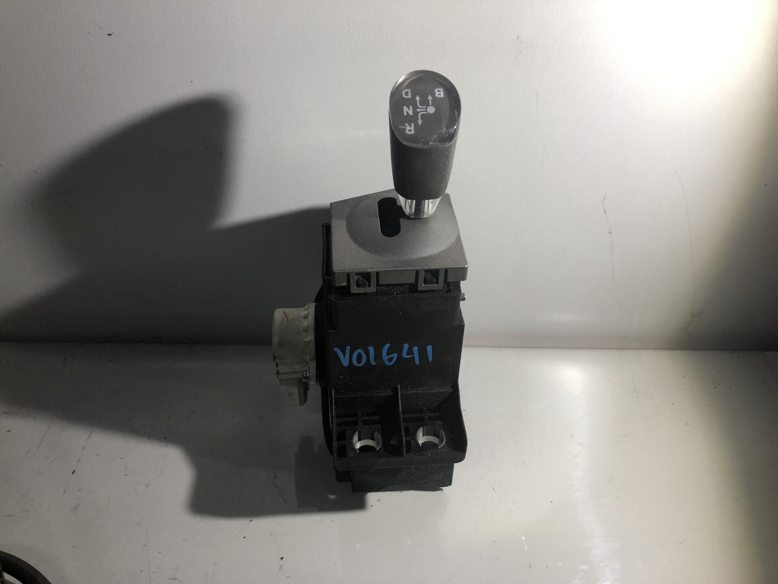 View Auto part Gear Stick/Shifter Toyota Prius 2005