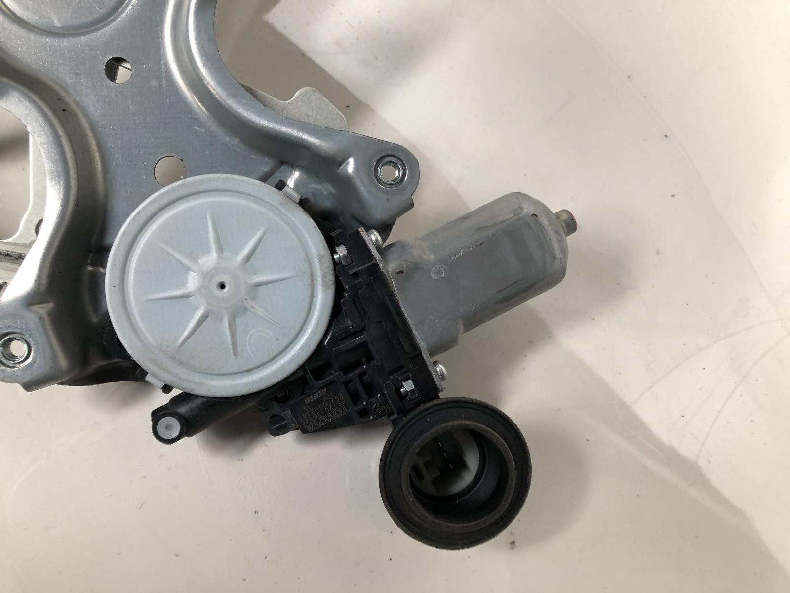 View Auto part Left Front Window Reg/Motor Toyota Corolla 2015