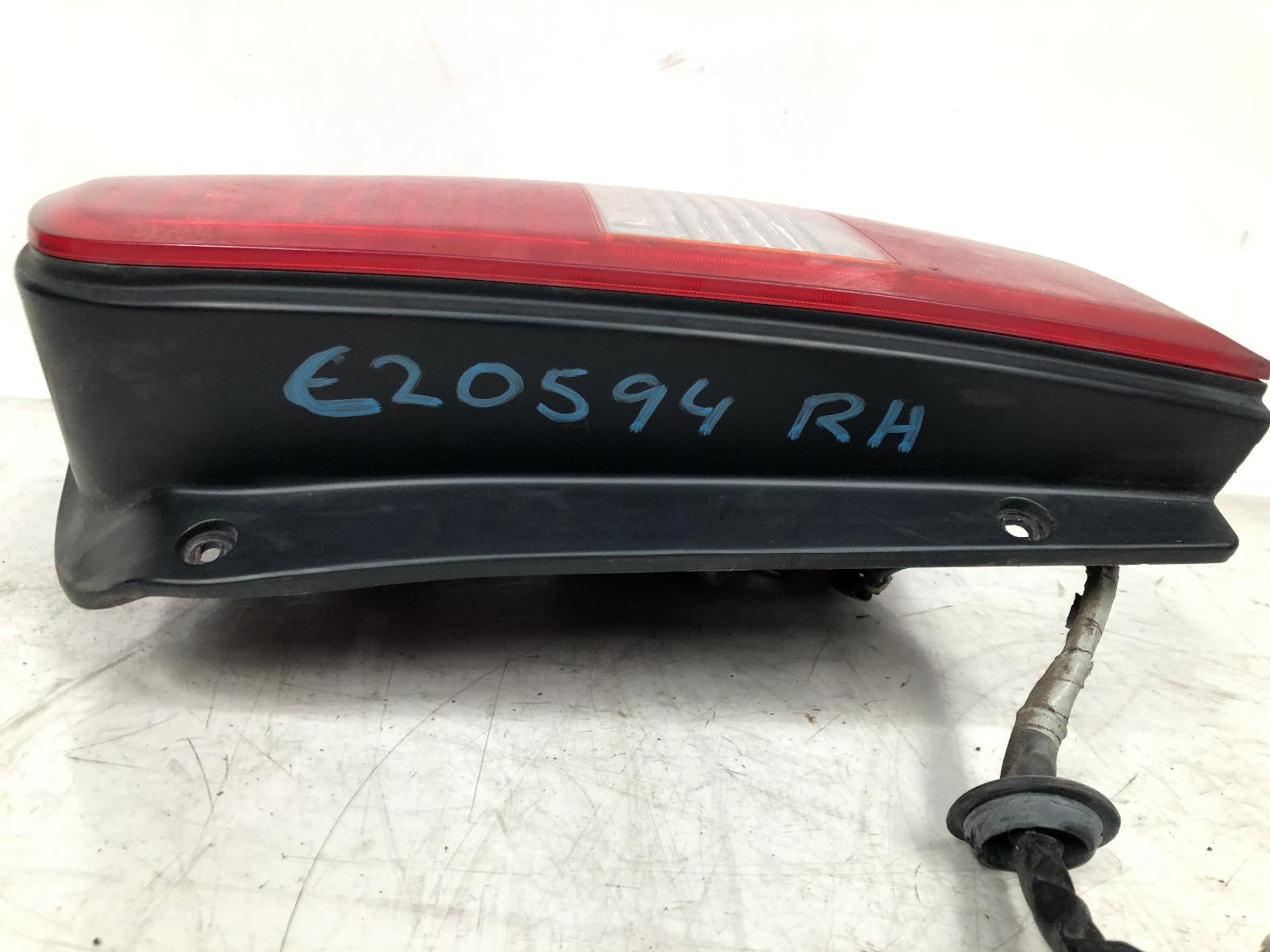 View Auto part Right Taillight Kia Carnival/grand Carnival 2006