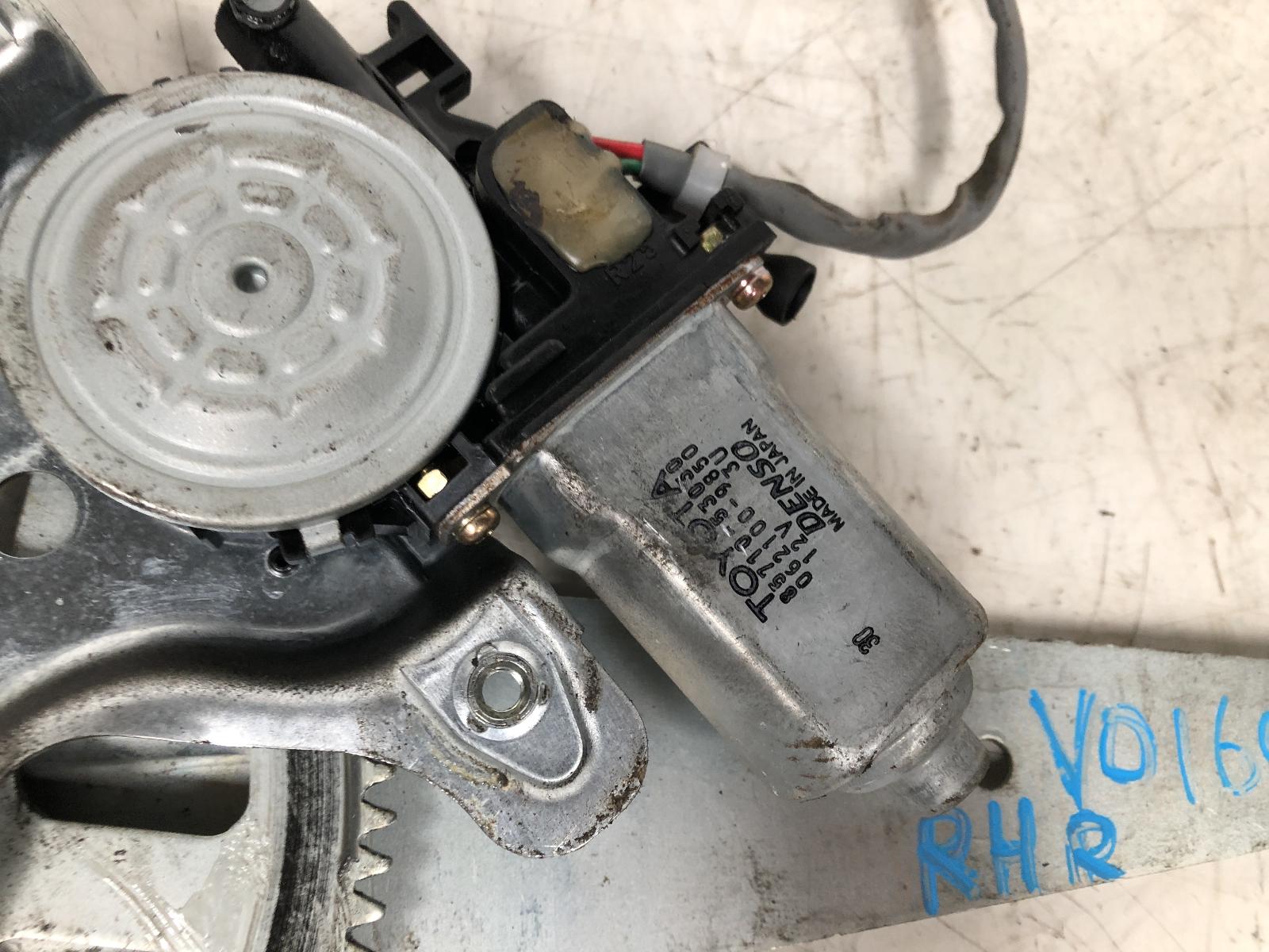 View Auto part Right Rear Wnd Reg/Motor Lexus Is200/is300 1999