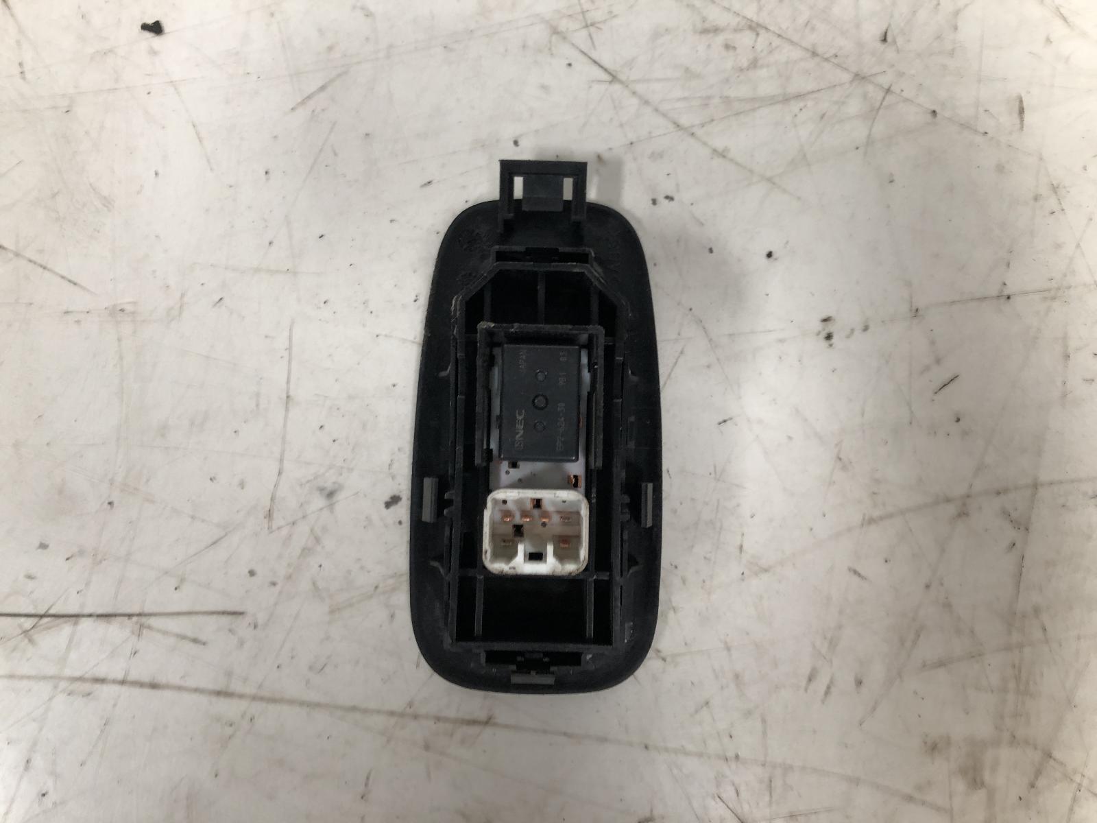 View Auto part Pwr Dr Wind Switch Lexus Is200/is300 1999