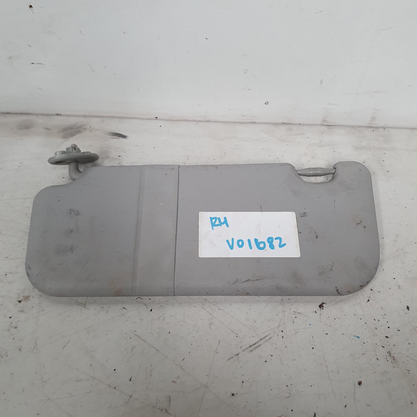 View Auto part Sunvisor Toyota Corolla 2015