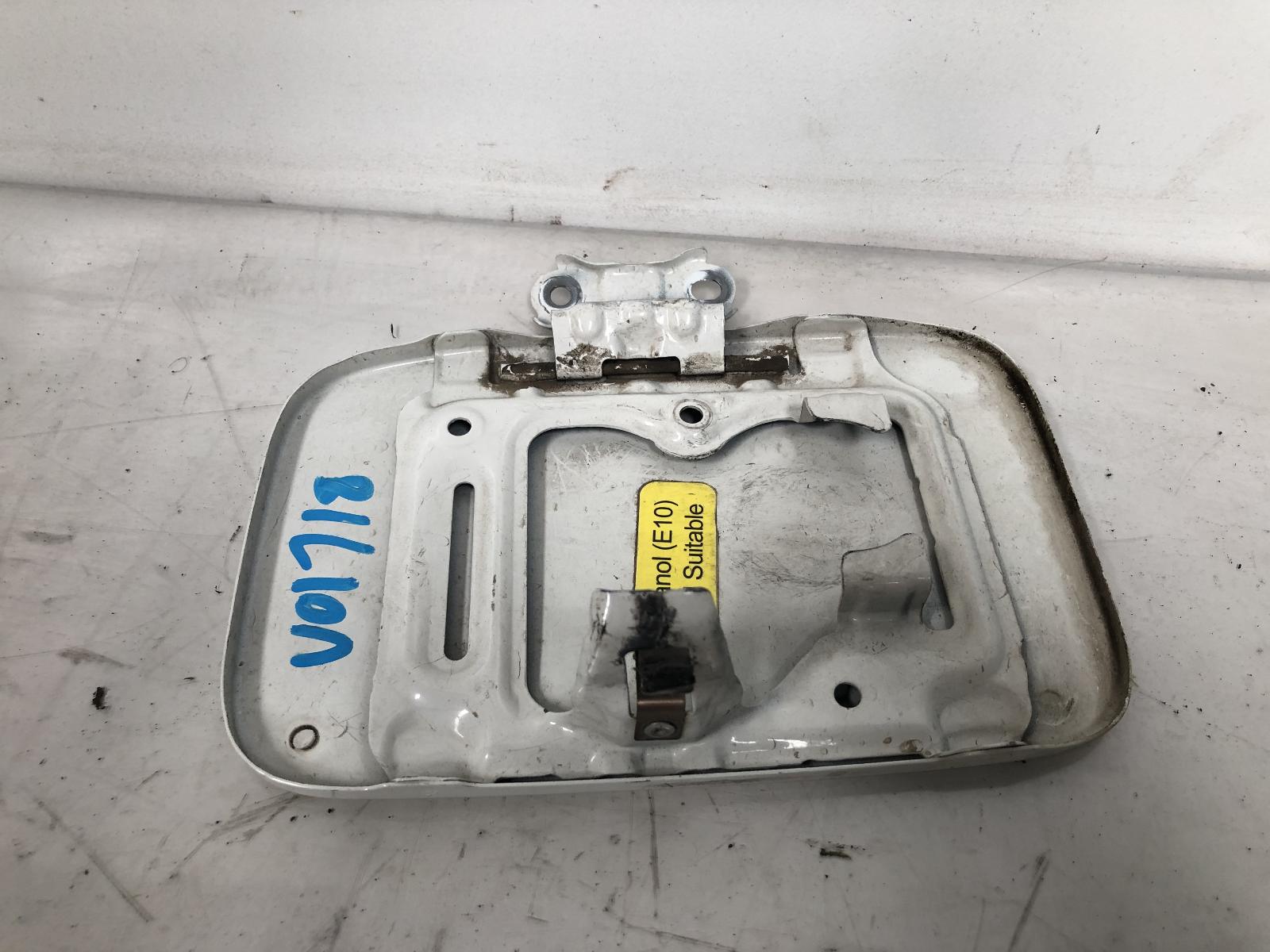 View Auto part Fuel Door / Filler Toyota Hiace 2009