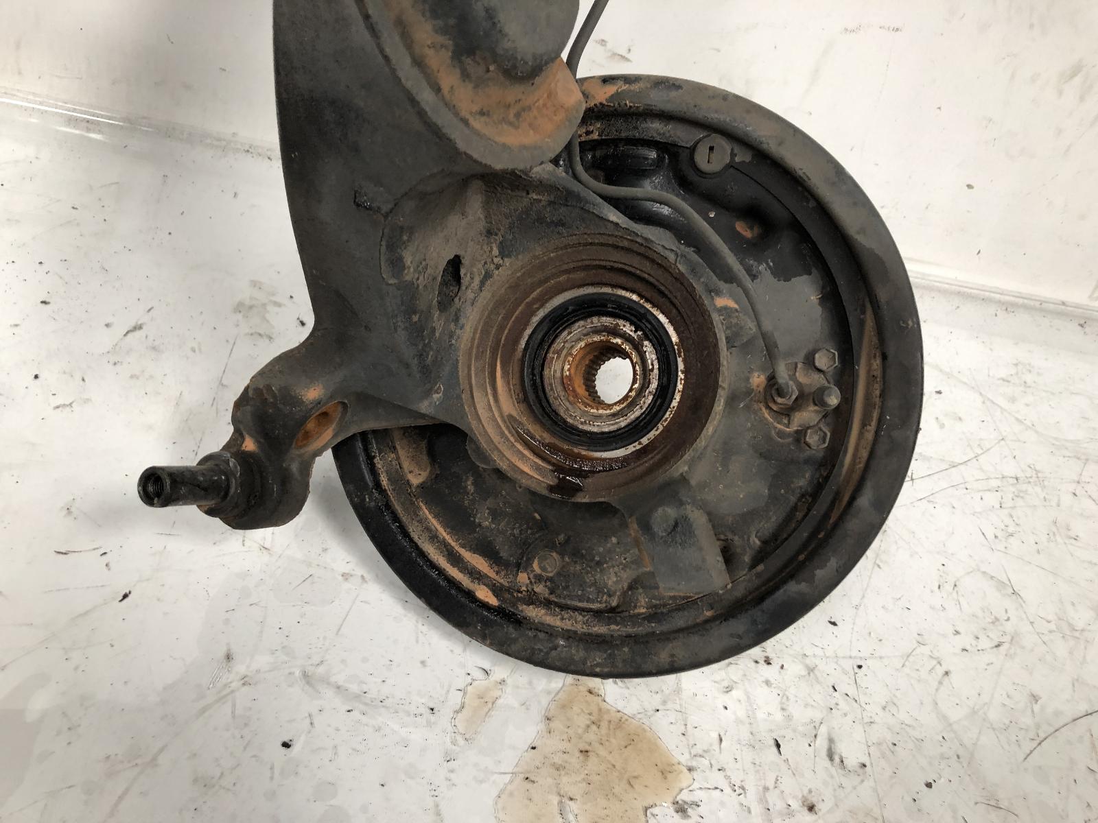 View Auto part Right Rear Hub Assembly Toyota Rav4 1998