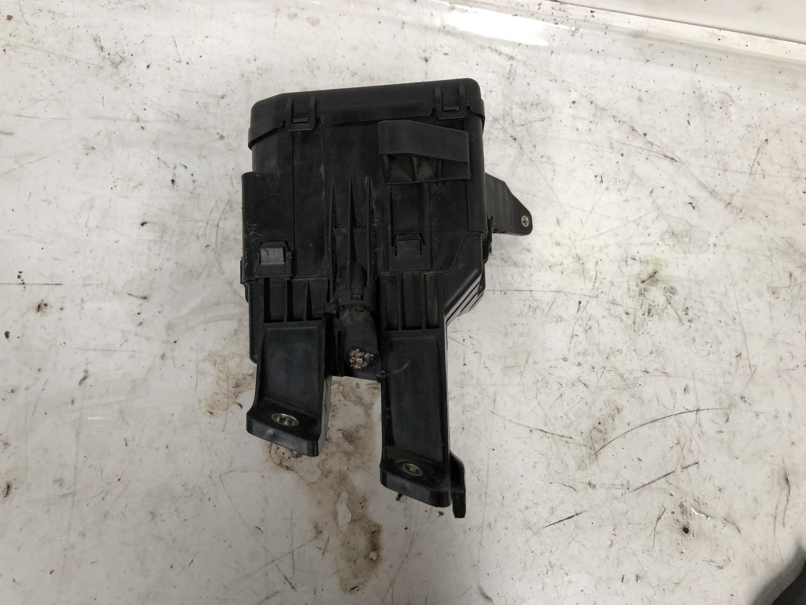 View Auto part Fuse Box Toyota Rav4 2007