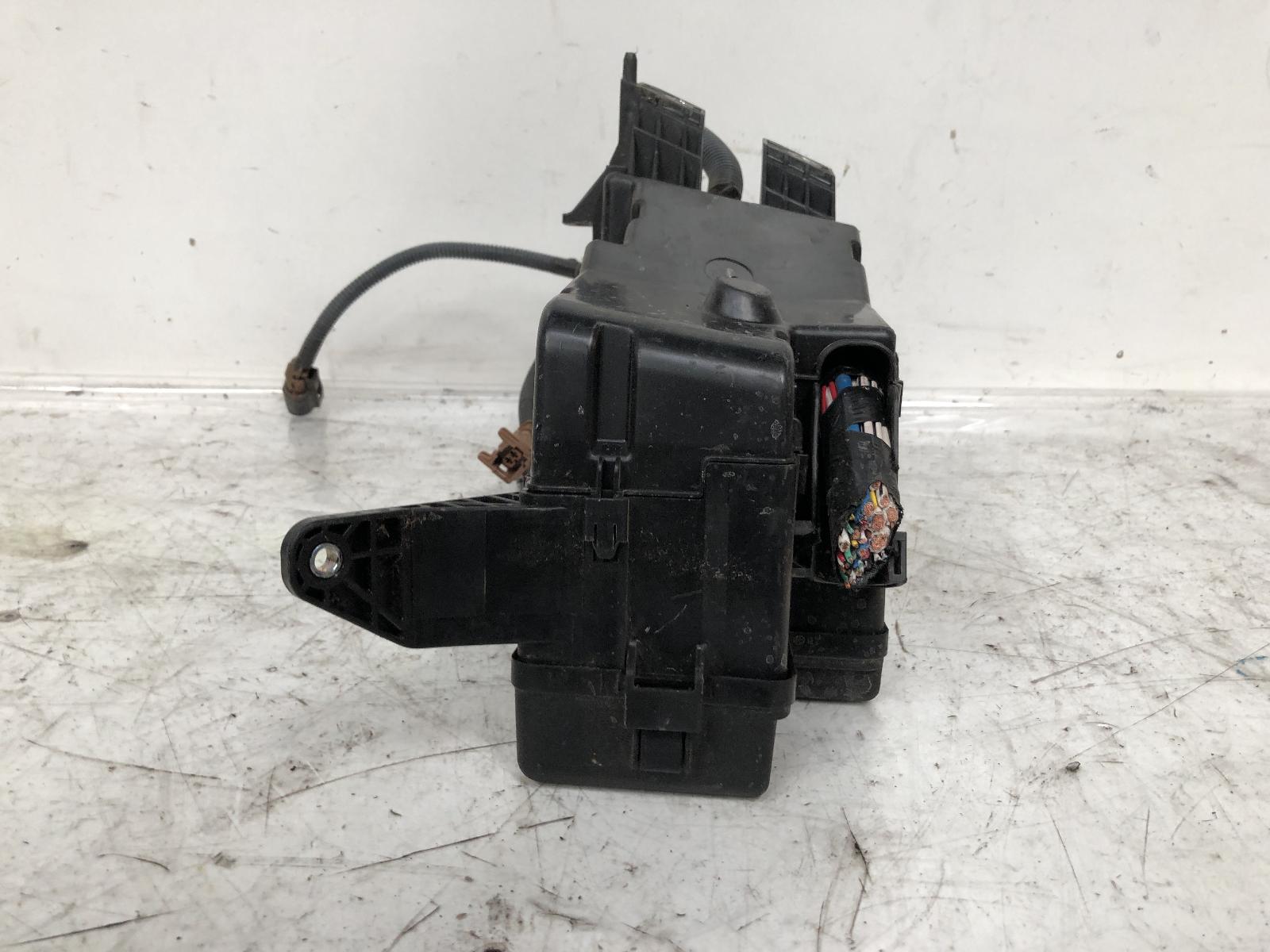 View Auto part Fuse Box Toyota Rav4 2007