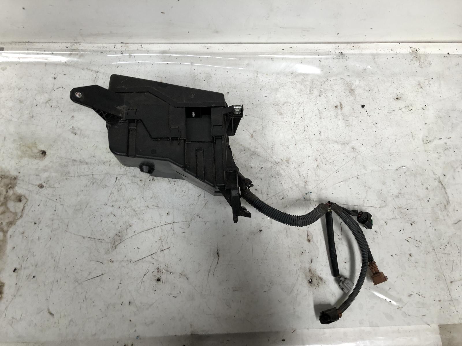 View Auto part Fuse Box Toyota Rav4 2007