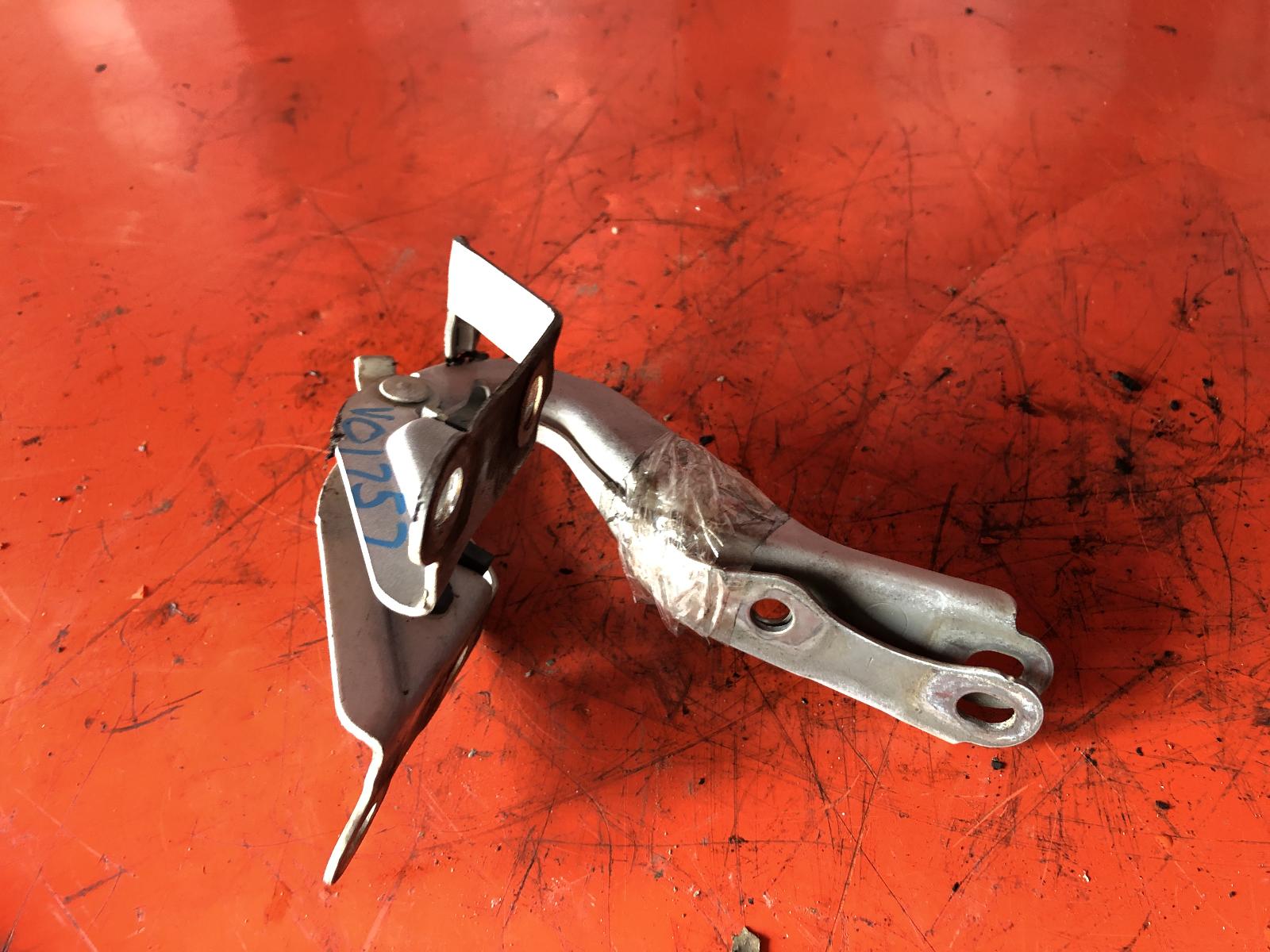 View Auto part Bonnet Hinge/Strut Toyota Hiace 2010