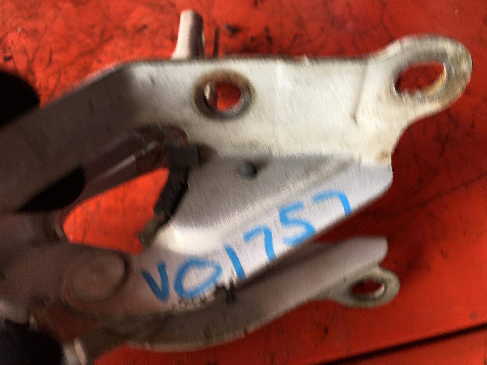 View Auto part Bonnet Hinge/Strut Toyota Hiace 2010