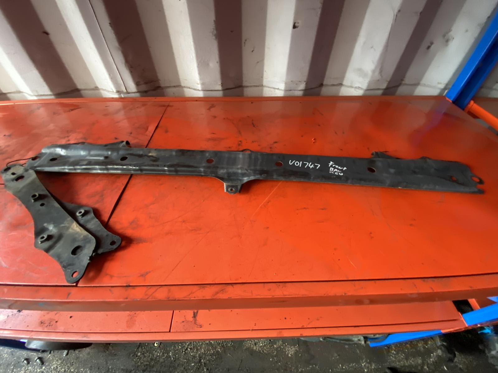 View Auto part F/Bar Reinforc/Brack Toyota Hiace 2009