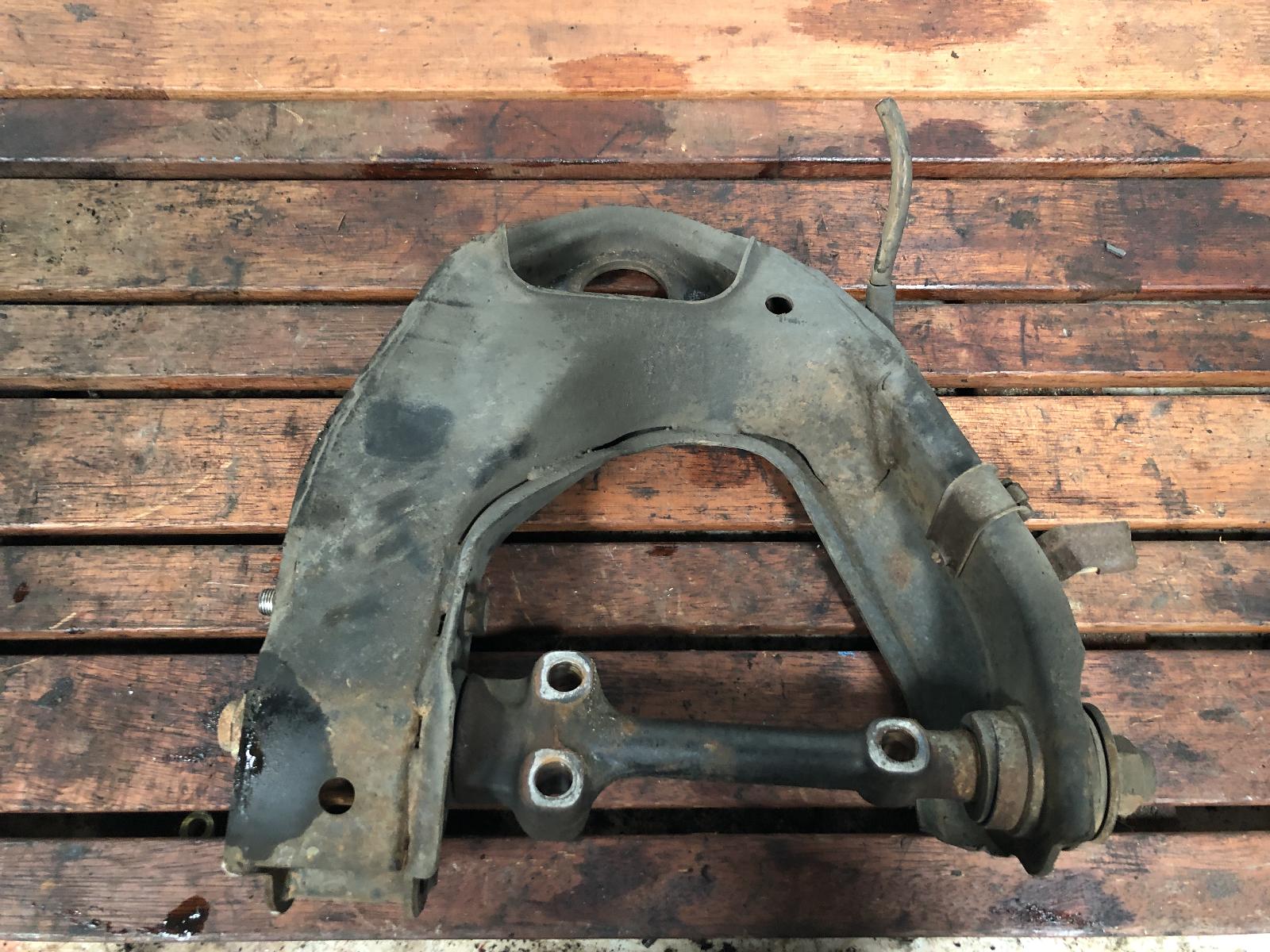 View Auto part Right Front Upper Control Arm Toyota Hilux 2004