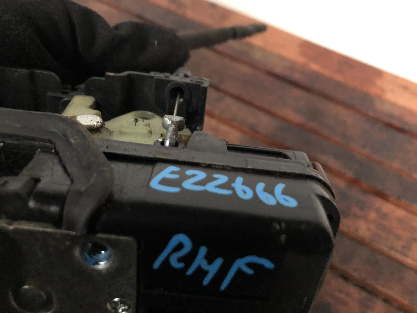 View Auto part Door/Boot/Gate Lock Holden Captiva 2008