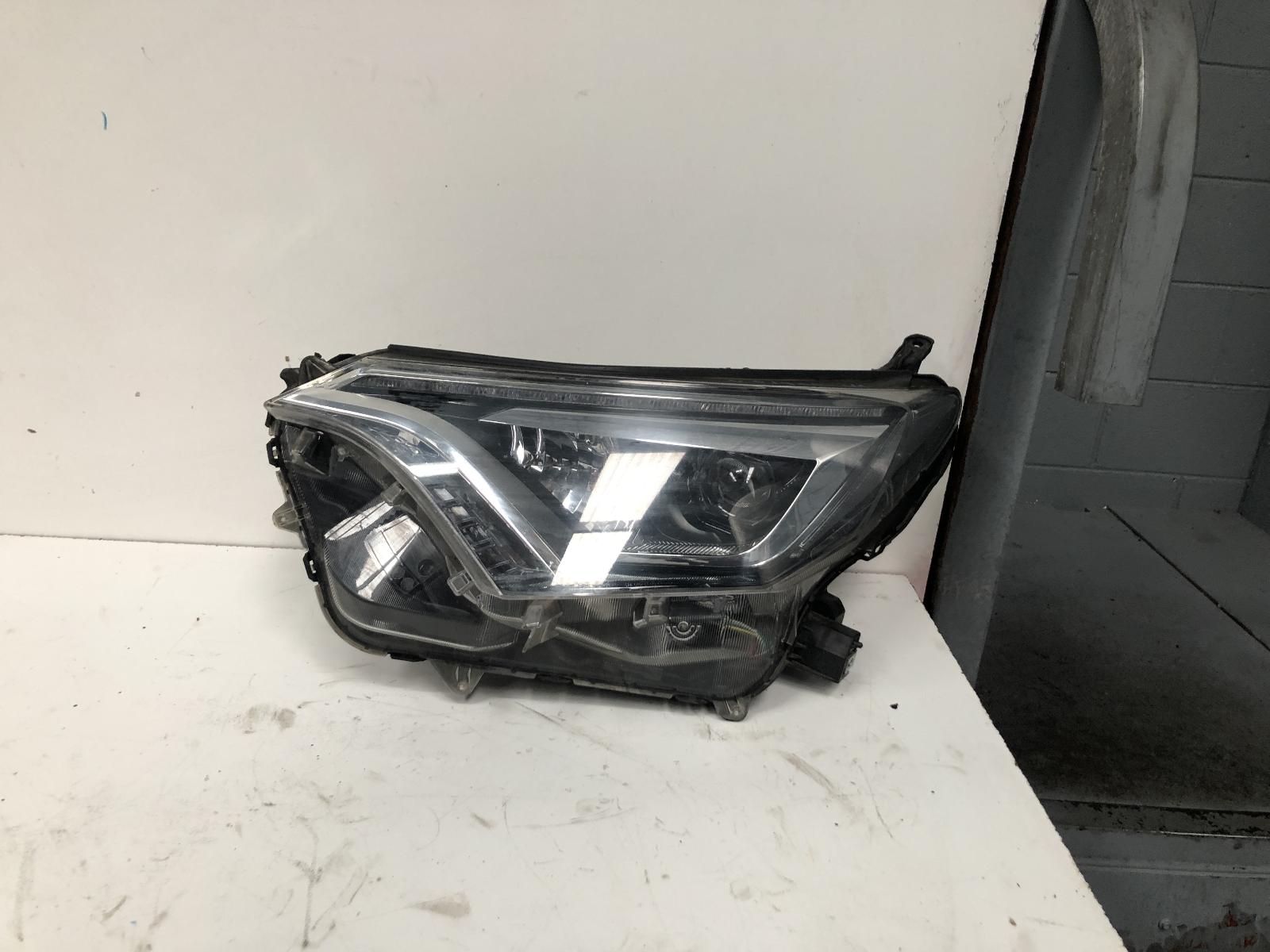 View Auto part Left Headlamp Toyota Rav4 2016
