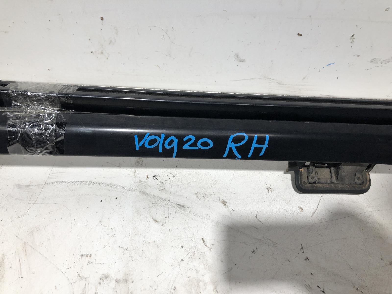View Auto part Roof Rack/Bars Toyota Kluger 2004