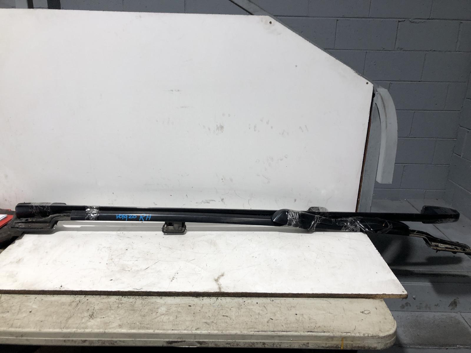 View Auto part Roof Rack/Bars Toyota Kluger 2004