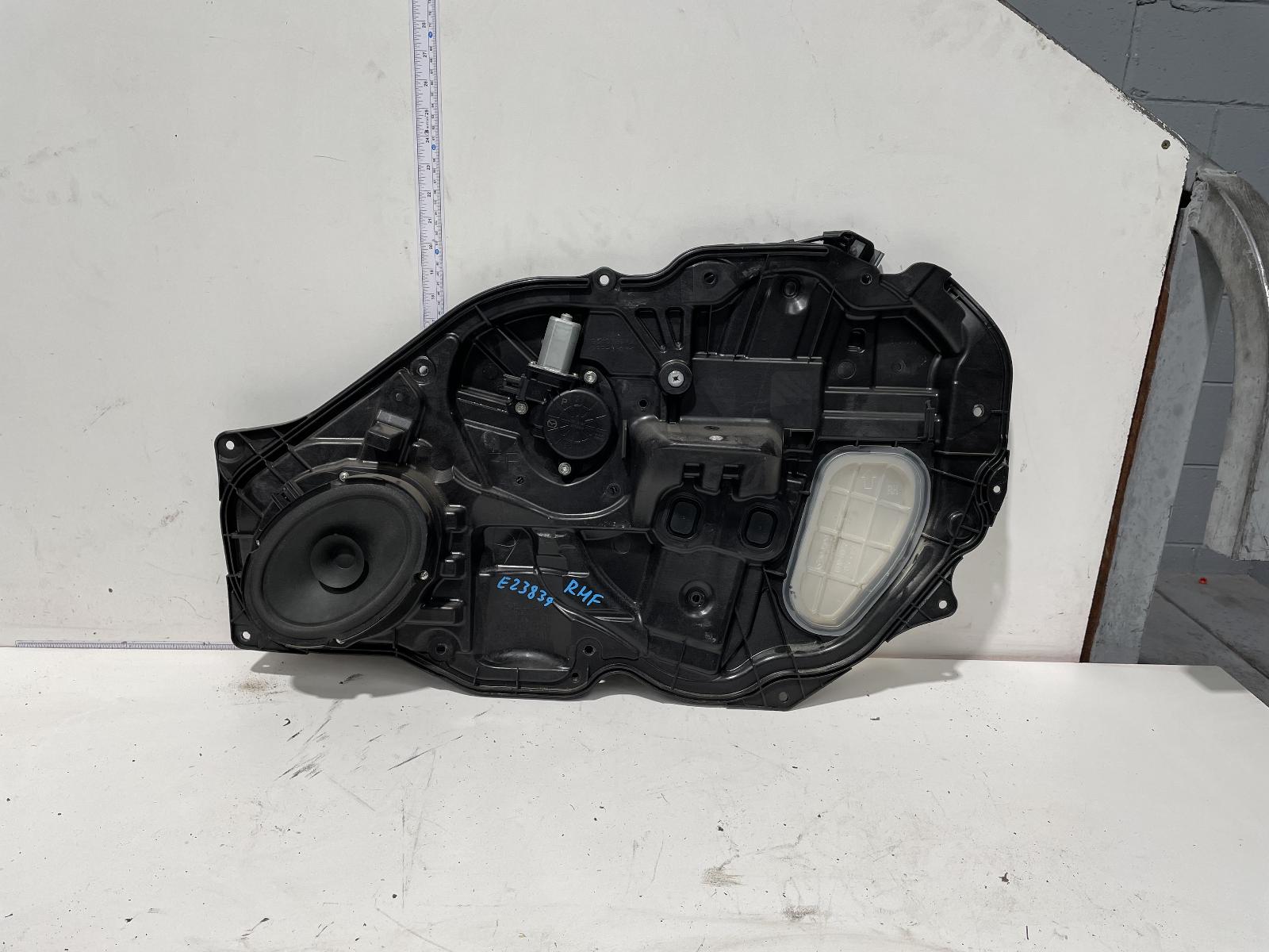 View Auto part Right Front Window Reg/Motor Mazda 6 2011