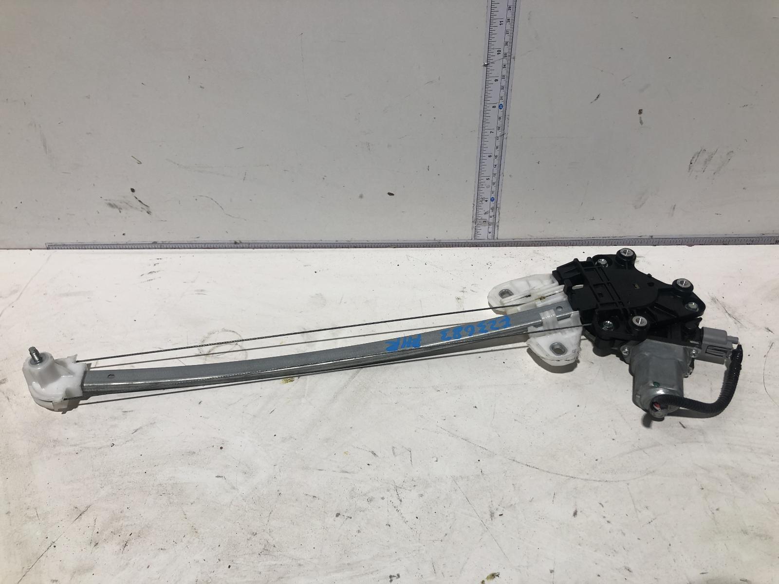 View Auto part Right Rear Wnd Reg/Motor Honda Civic 2015