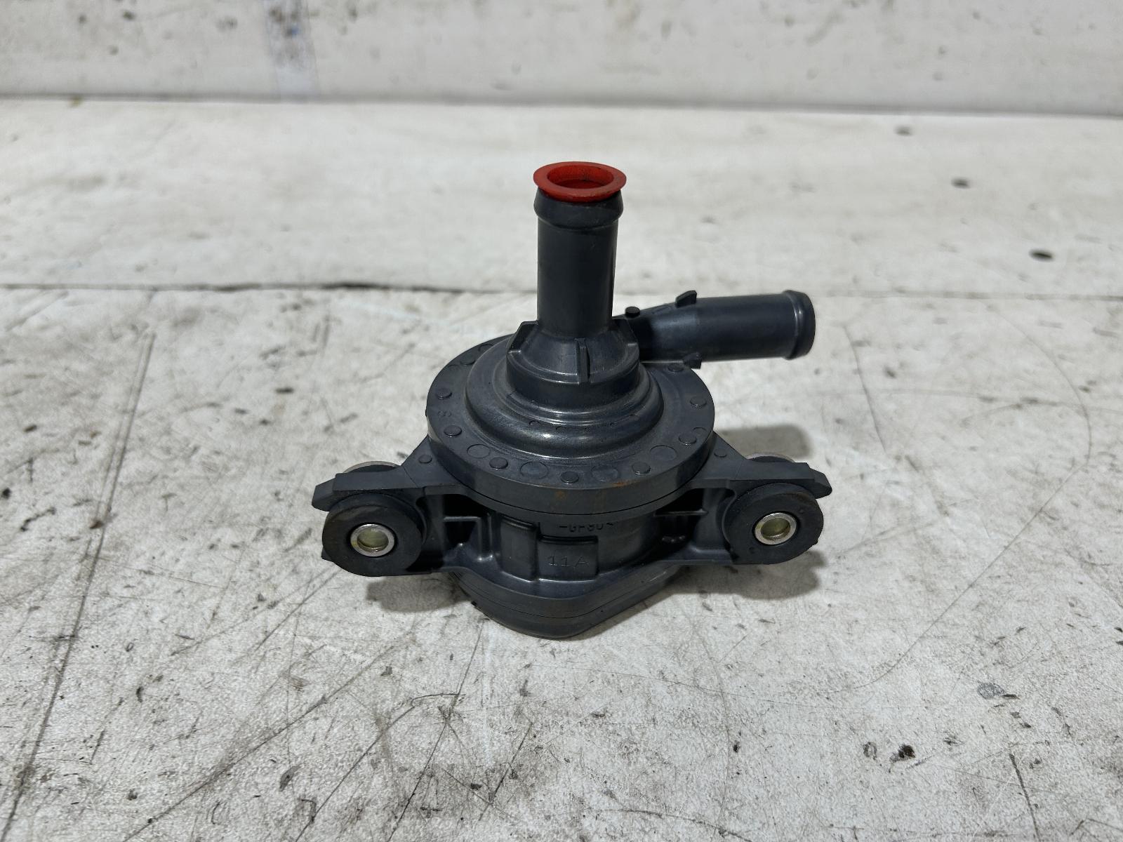 View Auto part Water Pump Toyota Corolla 2020