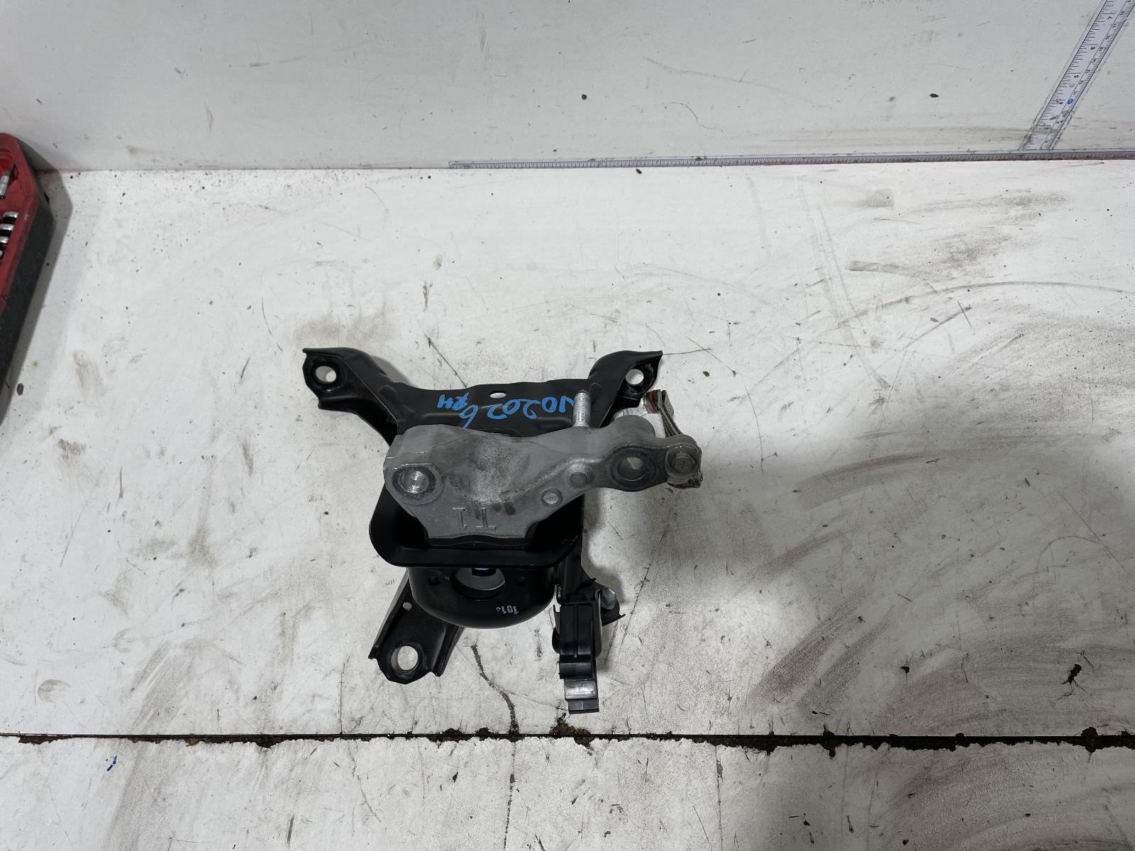 View Auto part Mount Toyota Corolla 2020