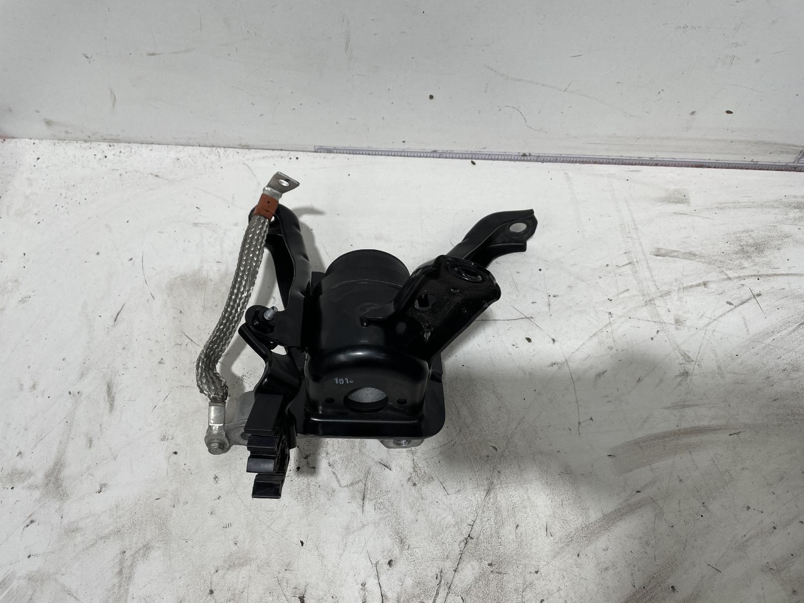 View Auto part Mount Toyota Corolla 2020