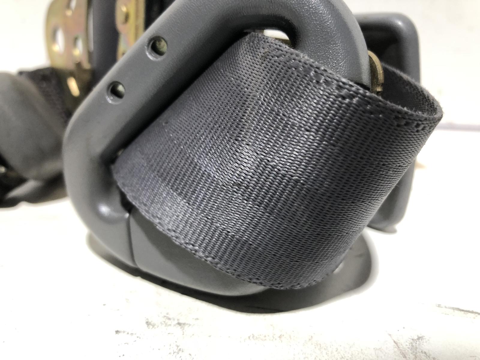 View Auto part Seatbelt/Stalk Toyota Rav4 2002