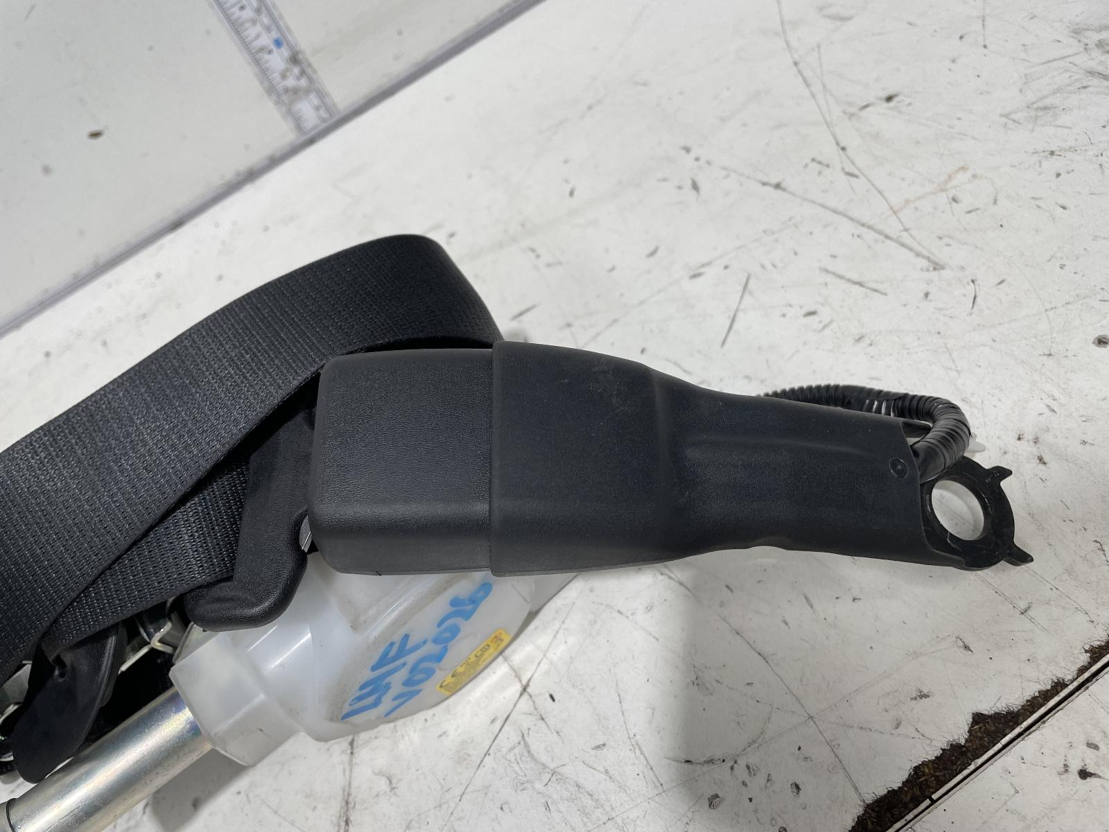 View Auto part Seatbelt/Stalk Toyota Corolla 2020